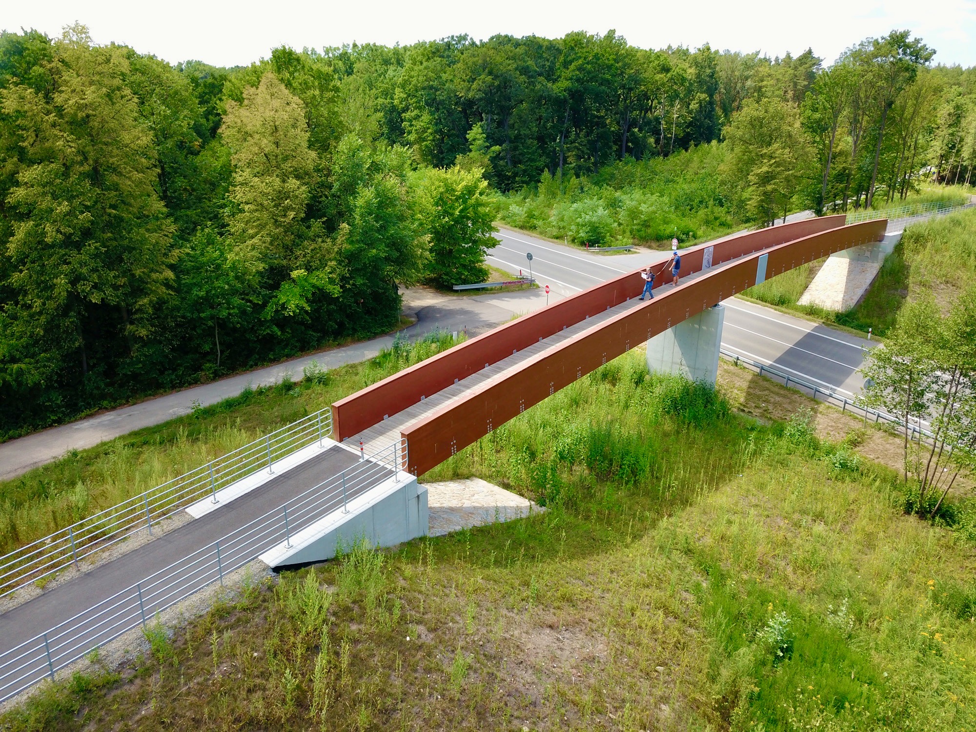 Hodonín – přemostění silnice I/55 – stavba lávky pro cyklisty a chodce - Výstavba ciest a mostov