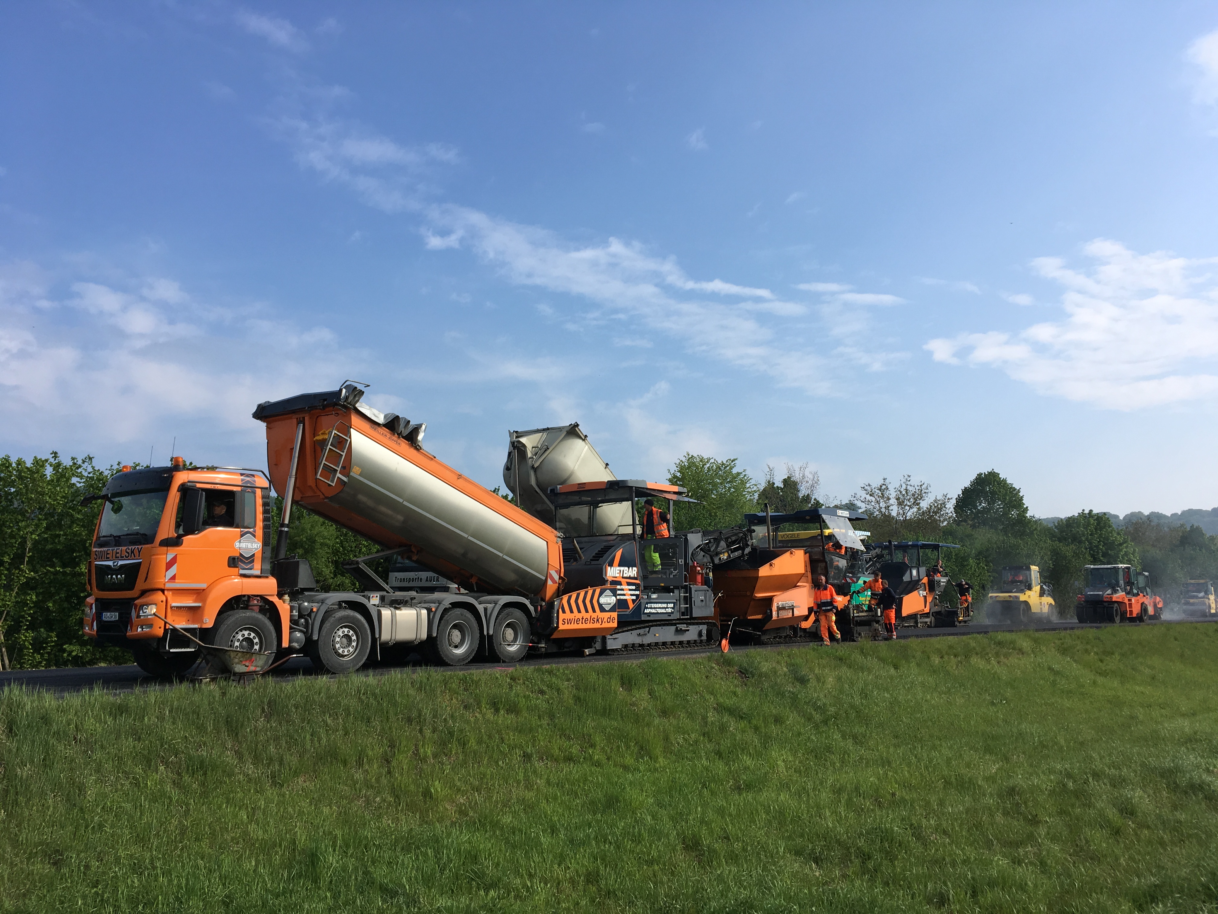 Inst. B588 zw. Neuötting u. Brandmühle - St. Bauamt Traunstein - Výstavba ciest a mostov