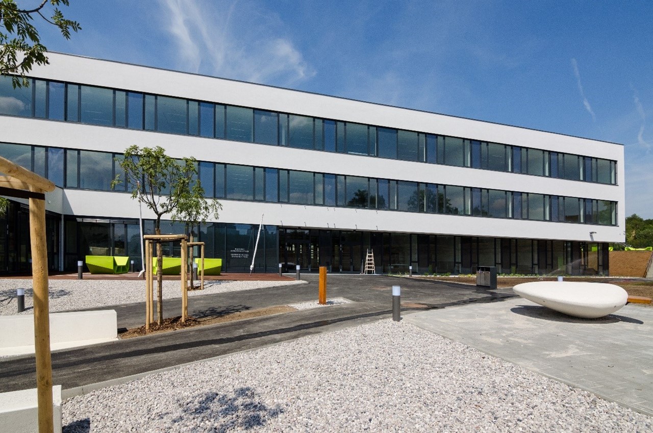 Rakouské gymnázium, Modřany - Pozemné stavby Rakouské gymnázium, Modřany - Pozemné stavby