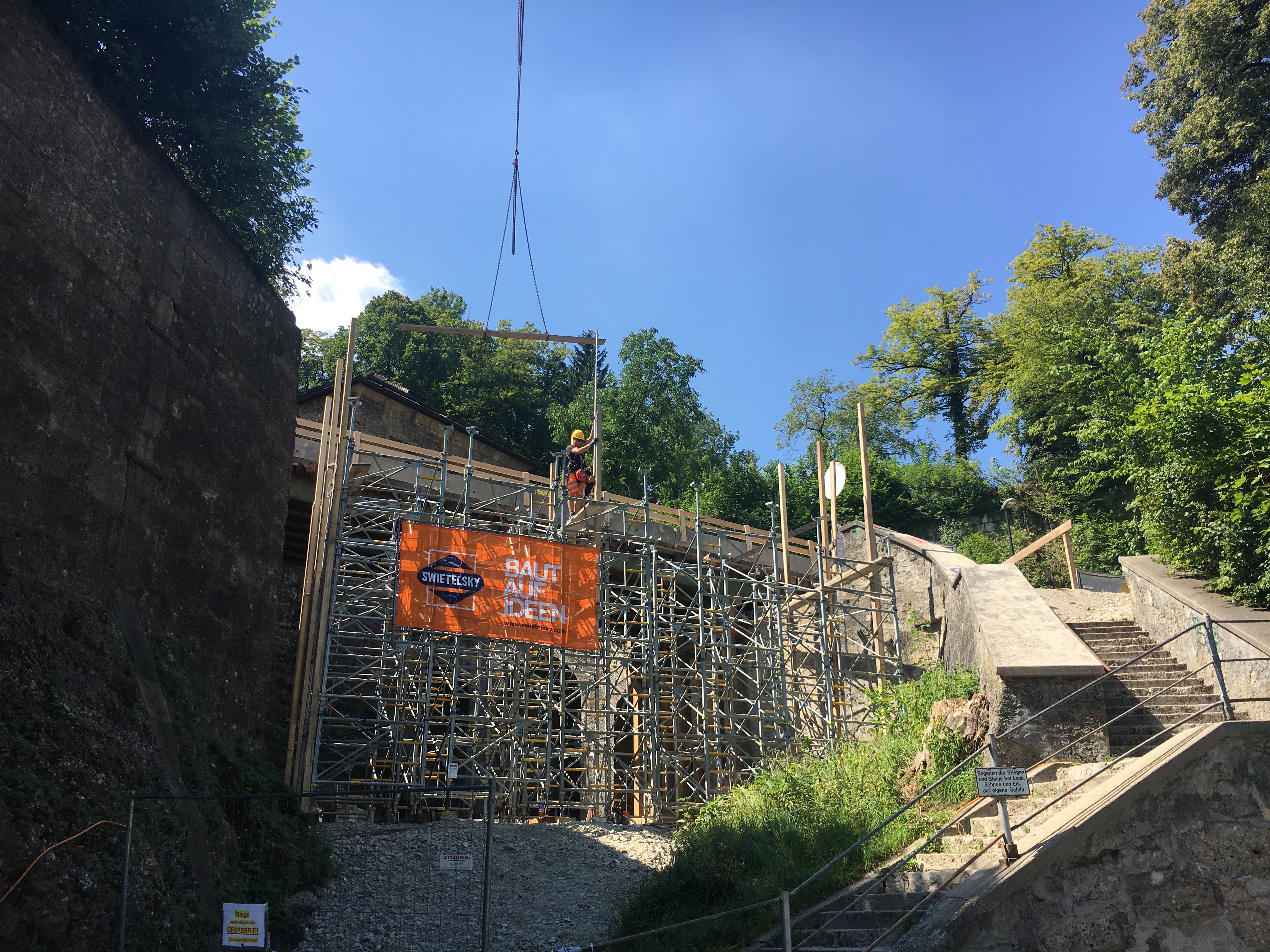 Neuba Brücke Monikapforte am Mönchsberg, Salzburg - Výstavba ciest a mostov