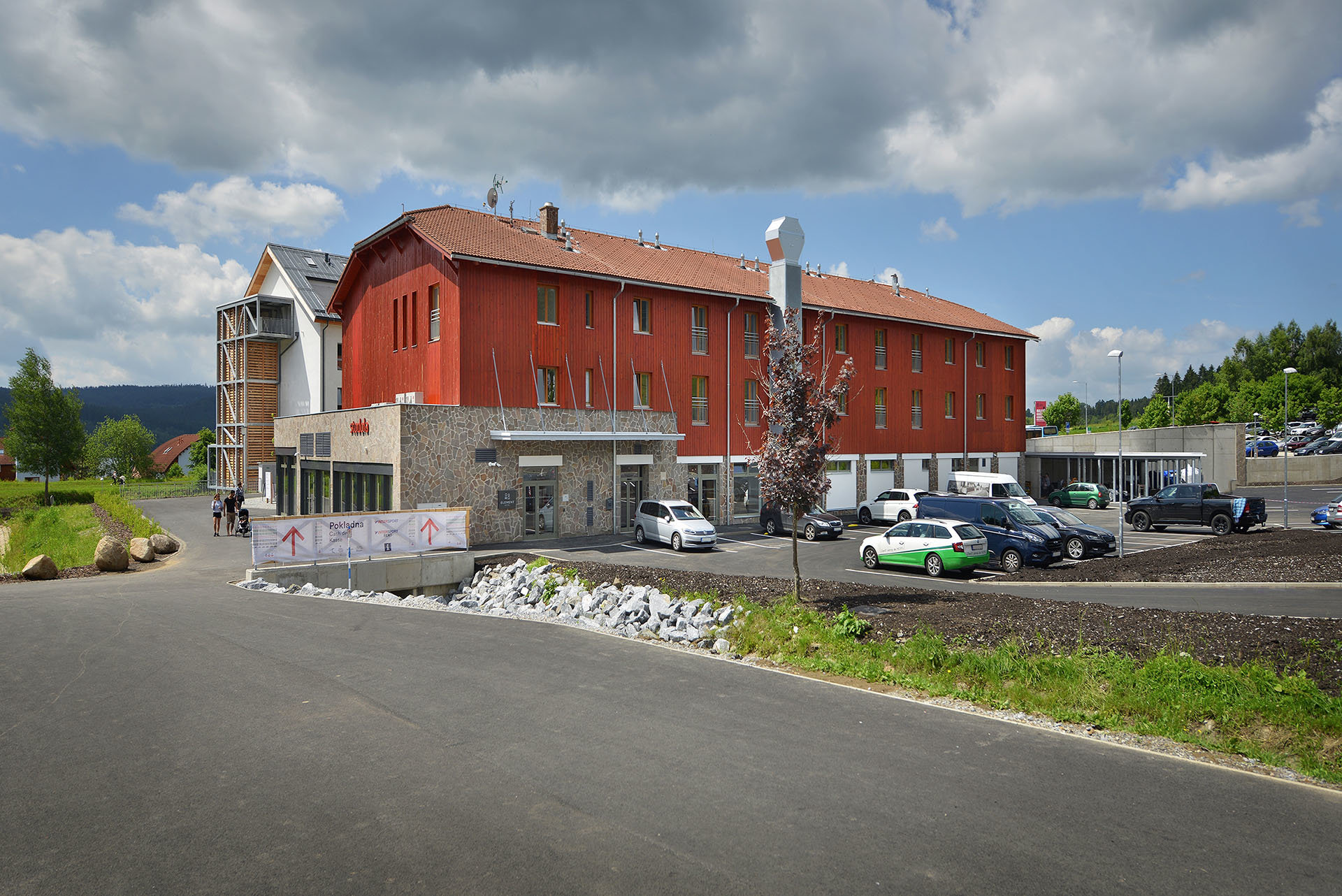 Lipno nad Vltavou – Hotel Element a Chata Lanovka  - Pozemné stavby