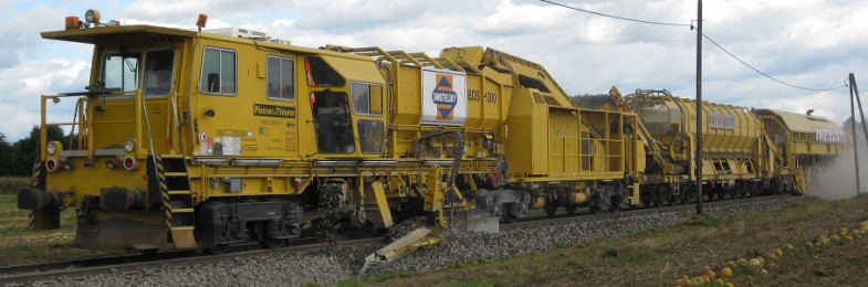 Network Rail High Speed 1 - Supply of On Track Plant, Survey & Design Services and Technical Support - Železničné stavby