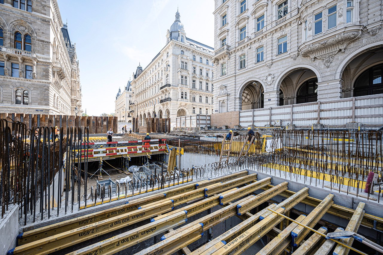 KONZORCIUM U2xU5 RATHAUSPLATZ/ FRANKHPLATZ, Viedeň, Rakúsko 1 KONZORCIUM U2xU5 RATHAUSPLATZ/ FRANKHPLATZ, Viedeň, Rakúsko 1