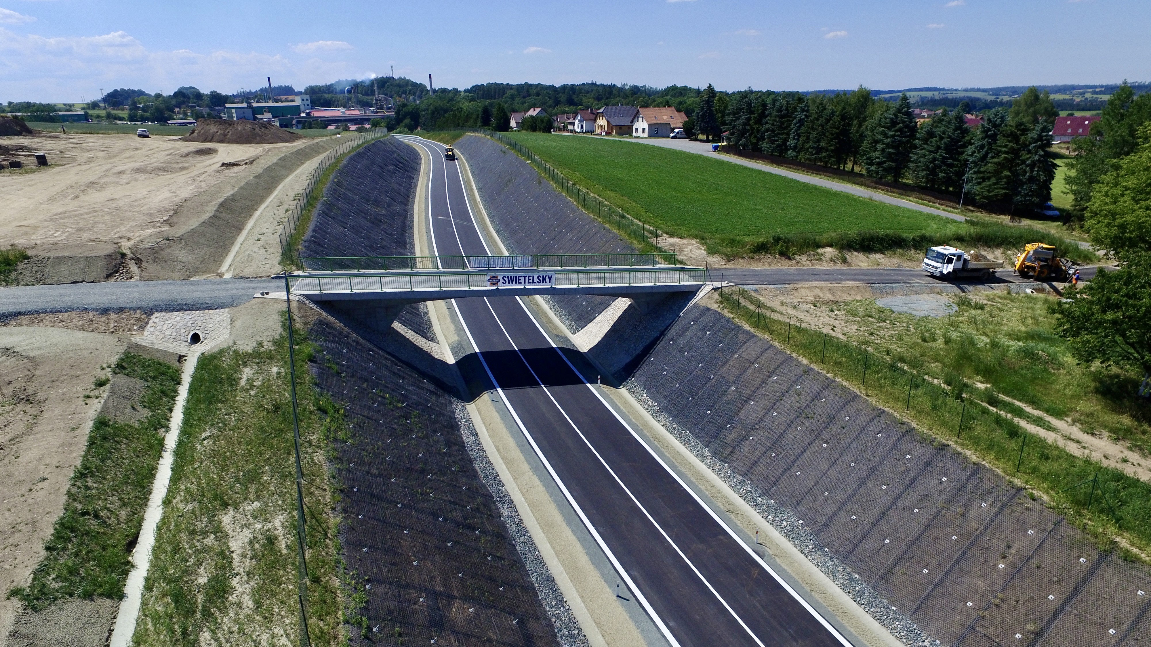 Silnice II/128 – stavba obchvatu Lukavce - Výstavba ciest a mostov