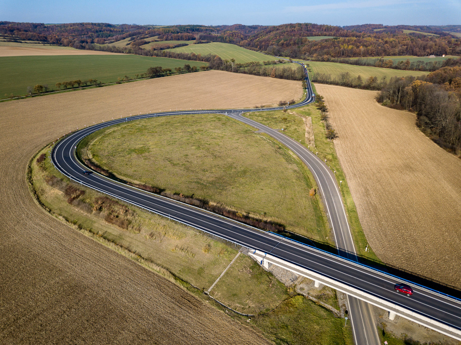 Silnice I/57 – rekonstrukce úseku Lukavec–Fulnek - Výstavba ciest a mostov
