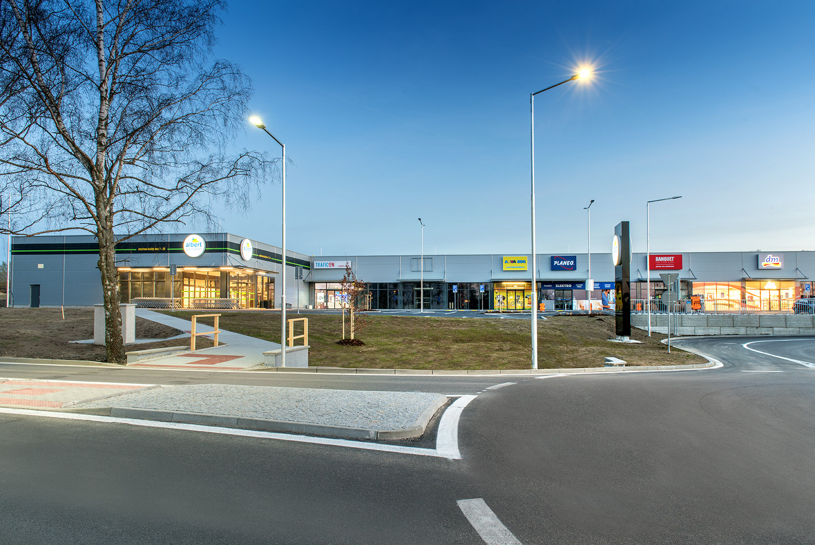 Milevsko – obchodní centrum - Pozemné stavby