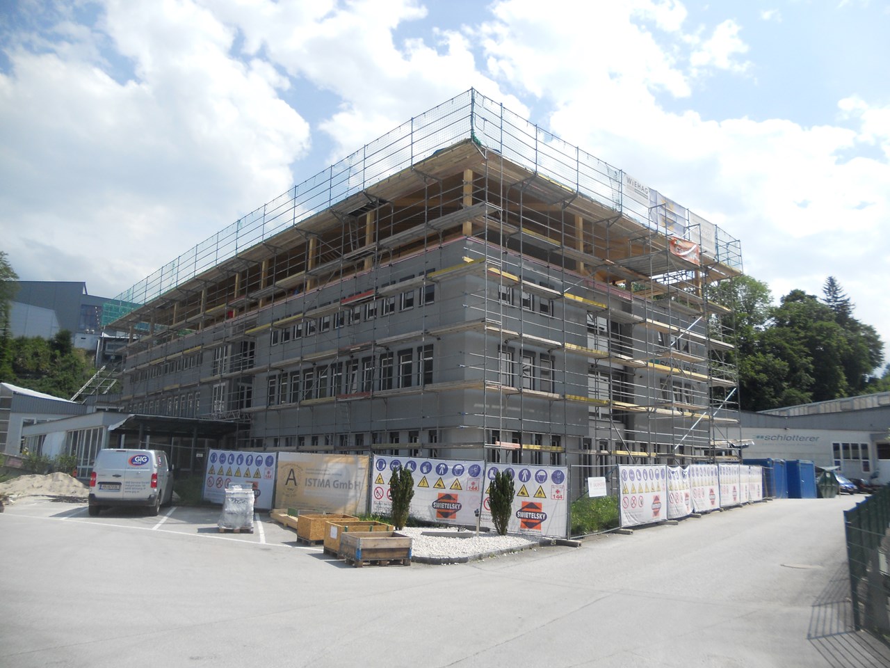 Aufstockung und Umbau Verwaltungsgebäude Schlotterer Sonnenschutz Systeme GmbH, 5421 Adnet - Pozemné stavby Aufstockung und Umbau Verwaltungsgebäude Schlotterer Sonnenschutz Systeme GmbH, 5421 Adnet - Pozemné stavby