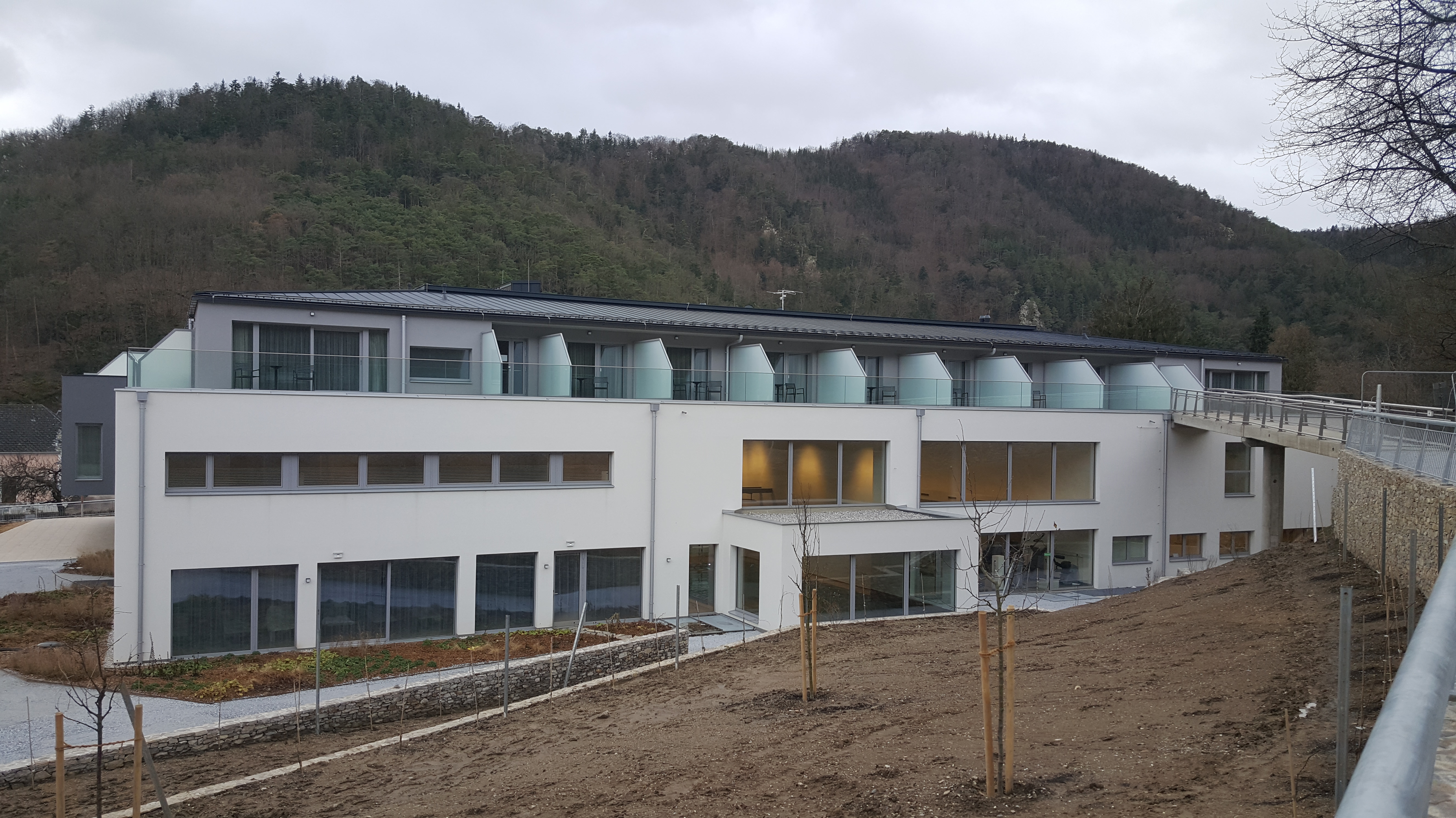 Nuhr Medical Center - Pozemné stavby