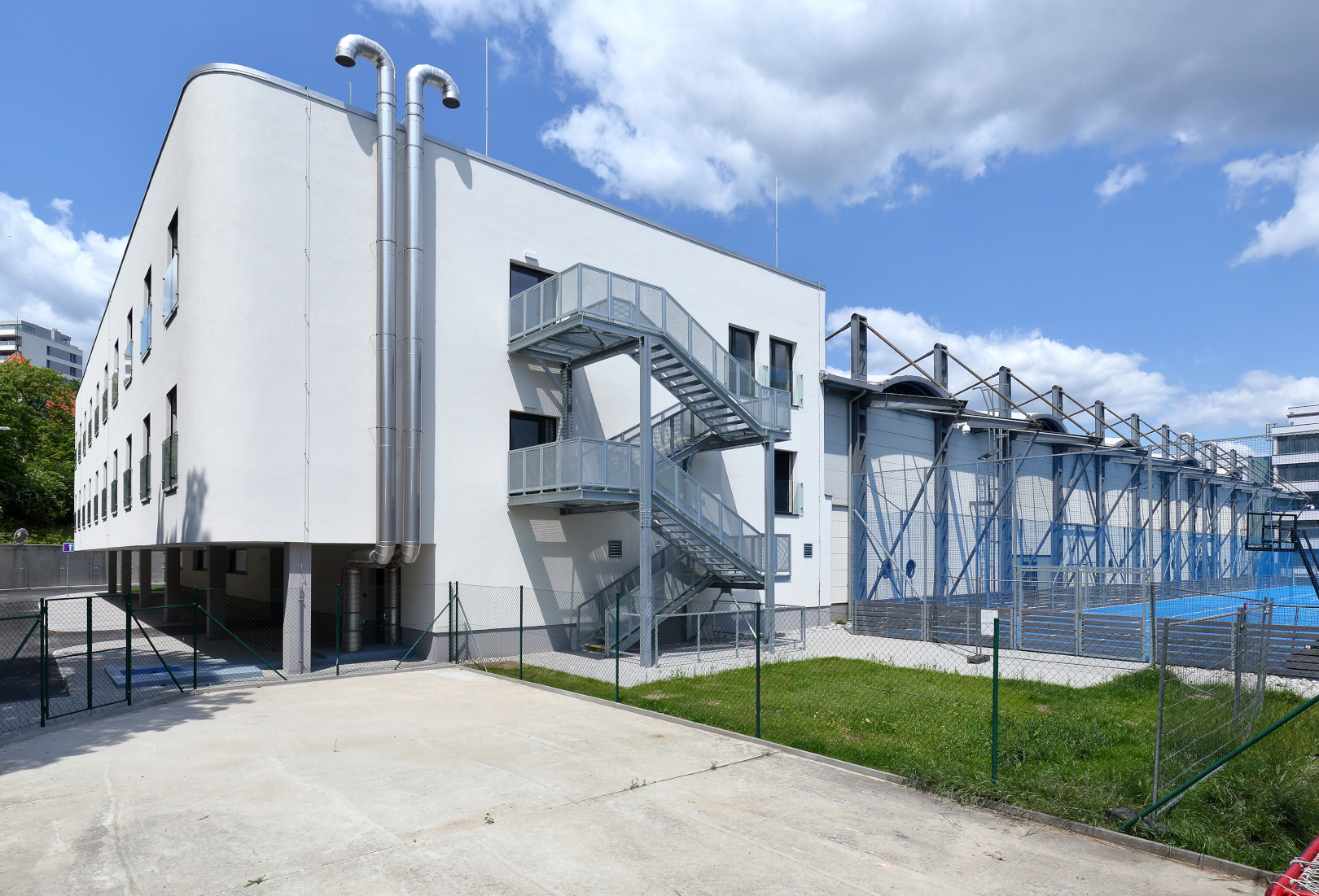 Plzeň – ubytovací zařízení u zimního stadionu - Pozemné stavby