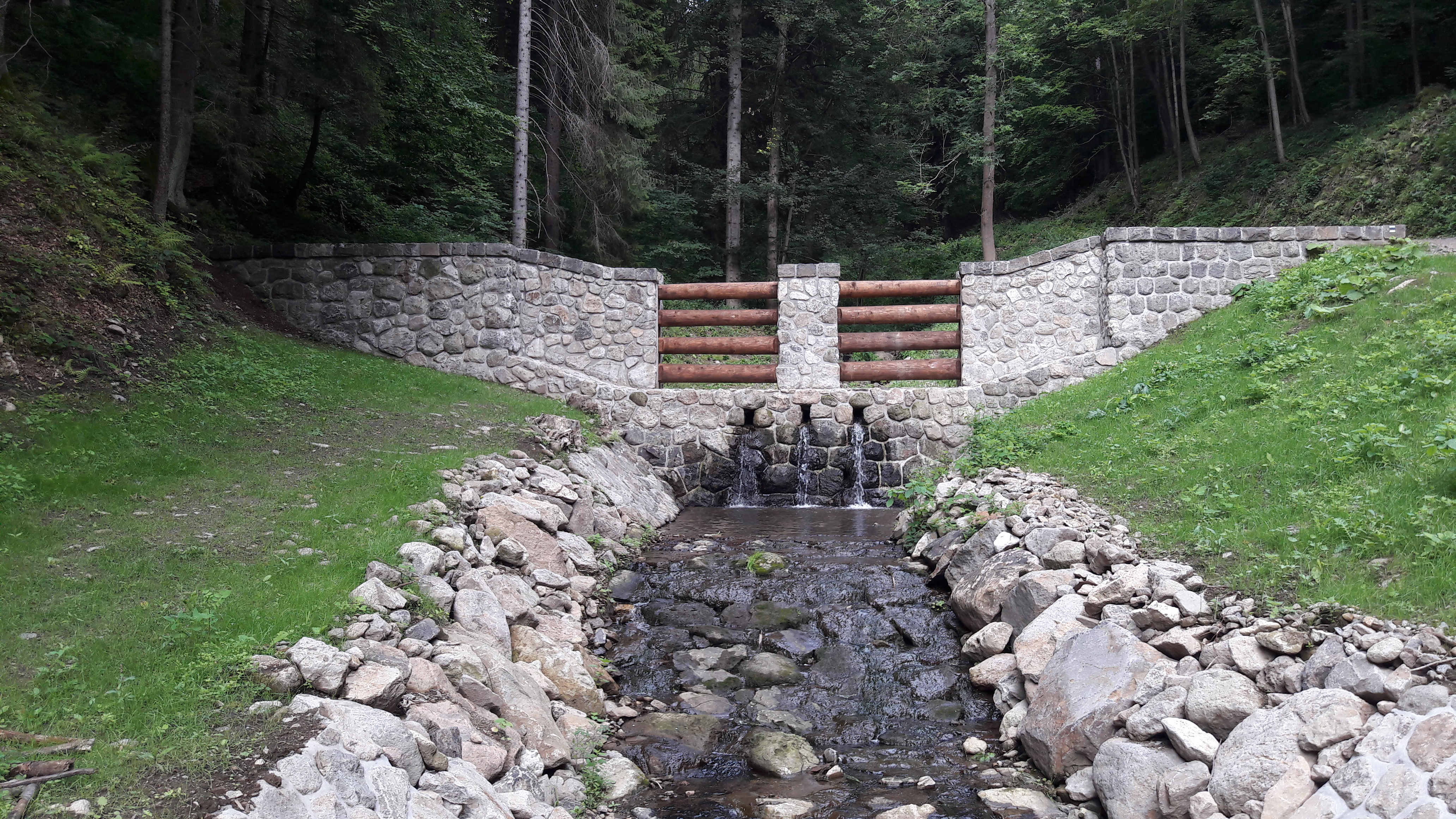 Protipovodňové opatrenia - rekonštrukcia prehrádzok v Krahuľskej doline - Inžinierske stavby