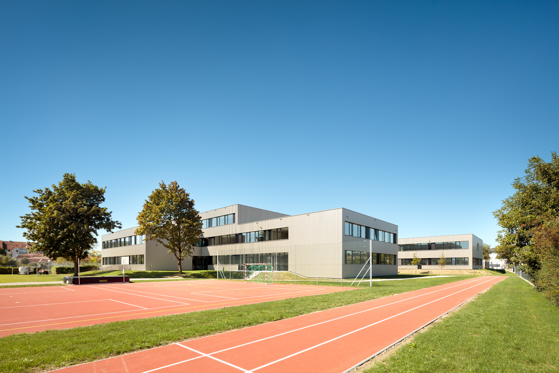 Schulgebäude, Amstetten - Pozemné stavby