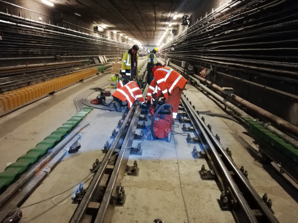 Budapesti M3 metróvonal rekonstrukciója - Železničné stavby