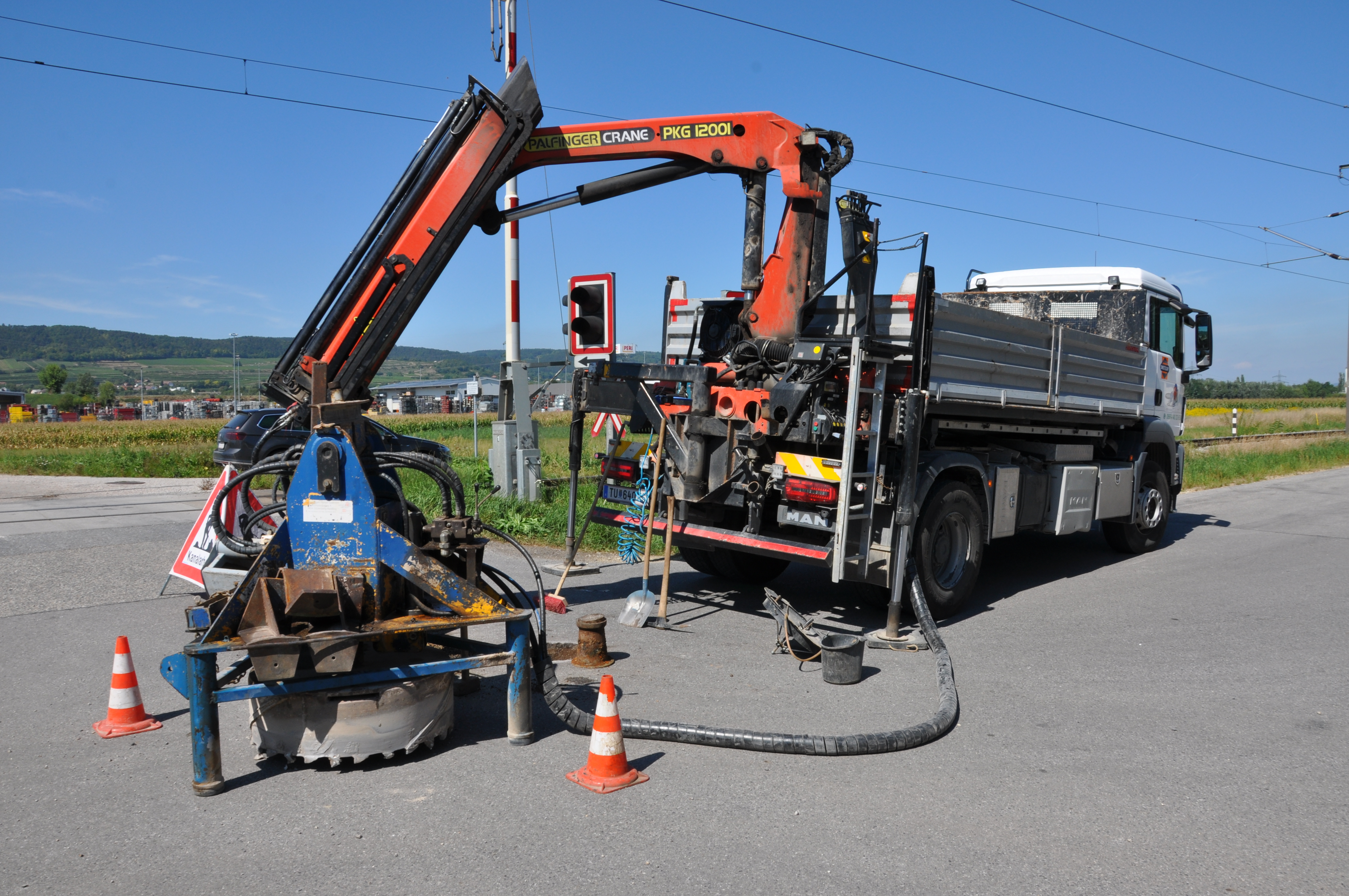 Schachtdeckel sanieren, heben und angleichen - Špeciálne kompetencie