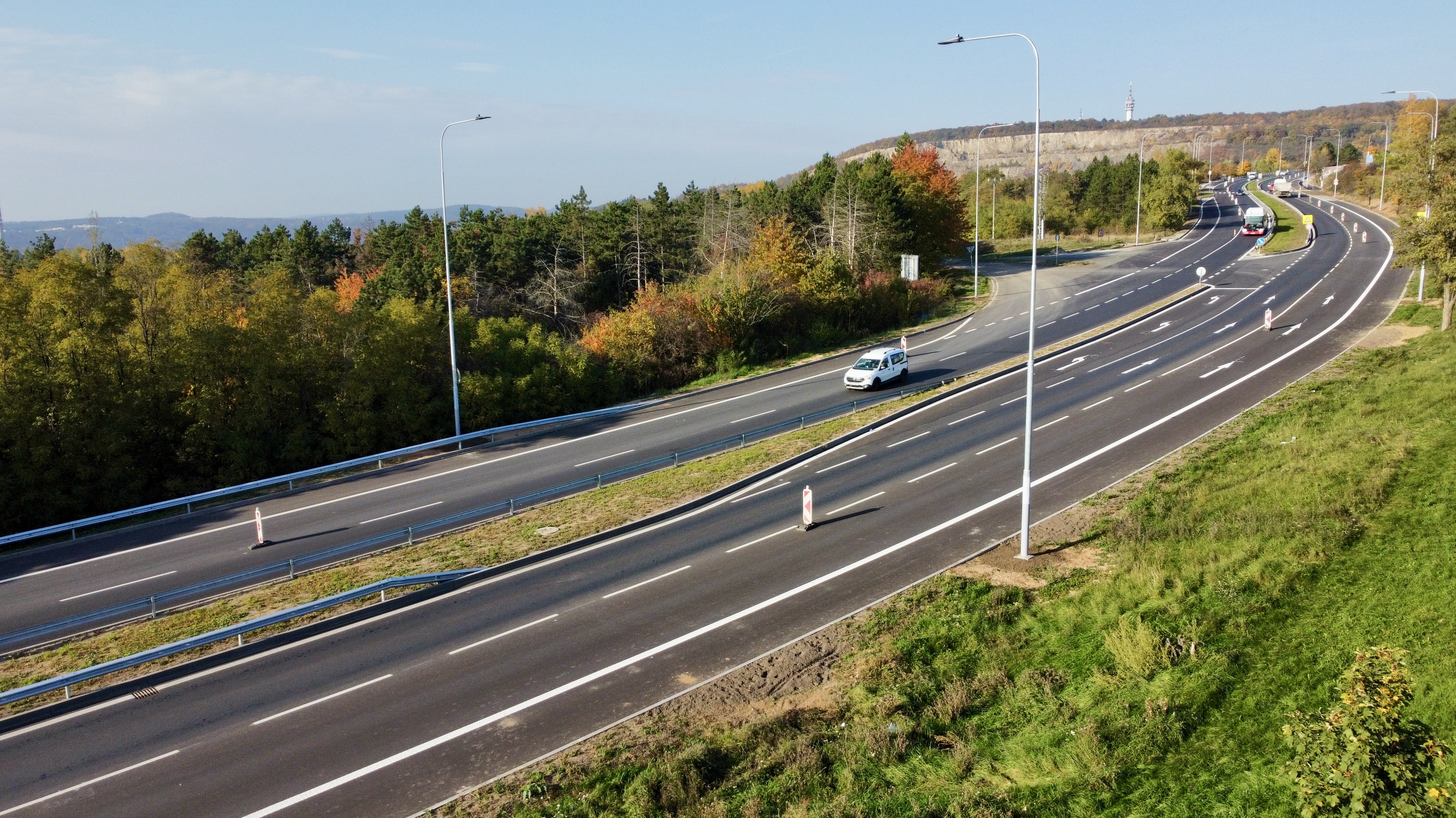 Brno – rekonstrukce ul. Jedovnická - Výstavba ciest a mostov