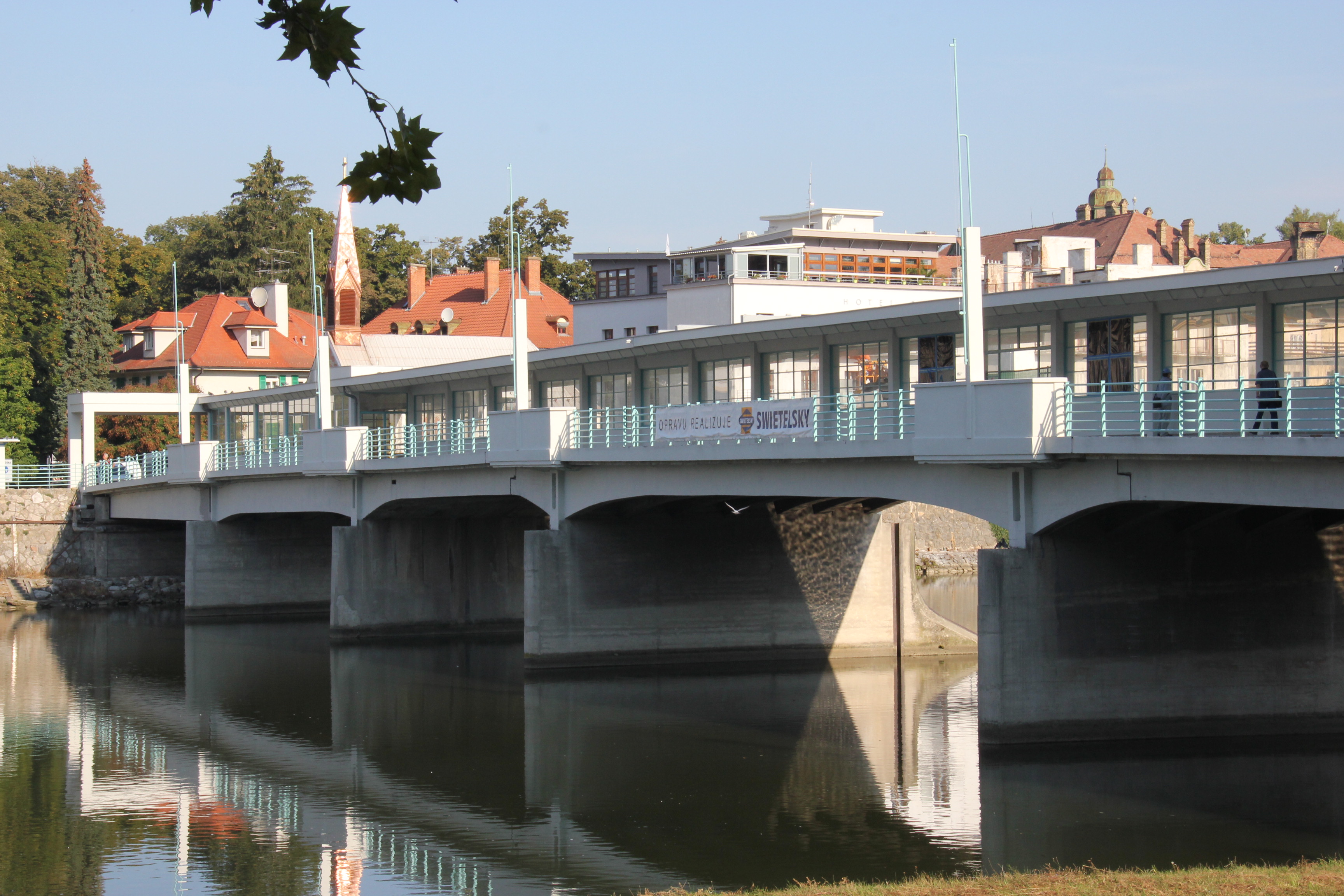 Rekonštrukcia Kolonádového mosta v Piešťanoch - Výstavba ciest a mostov