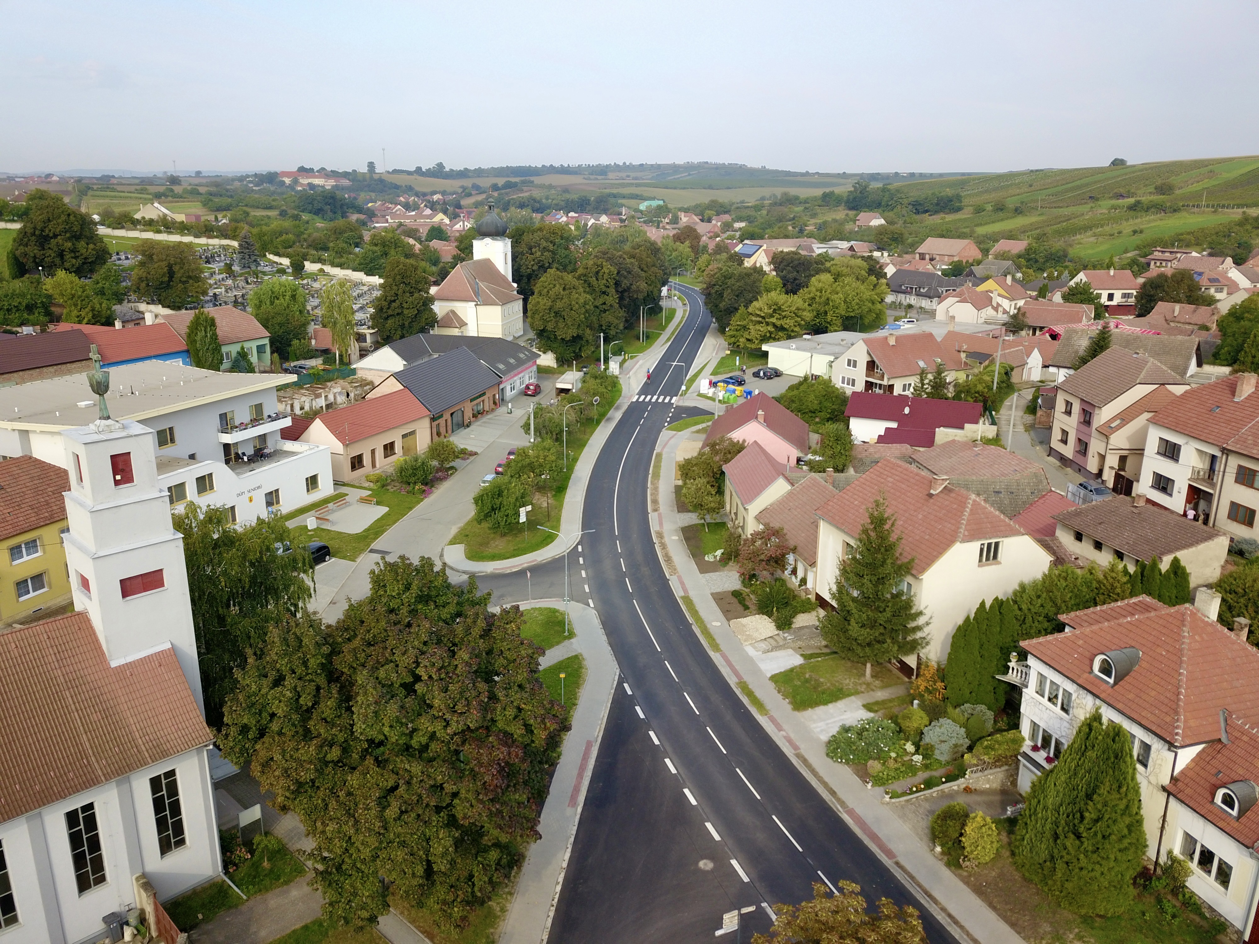 Silnice II/422 –  rekonstrukce úseku Svatobořice-Mistřín – křižovatka se silnicí II/380 - Výstavba ciest a mostov