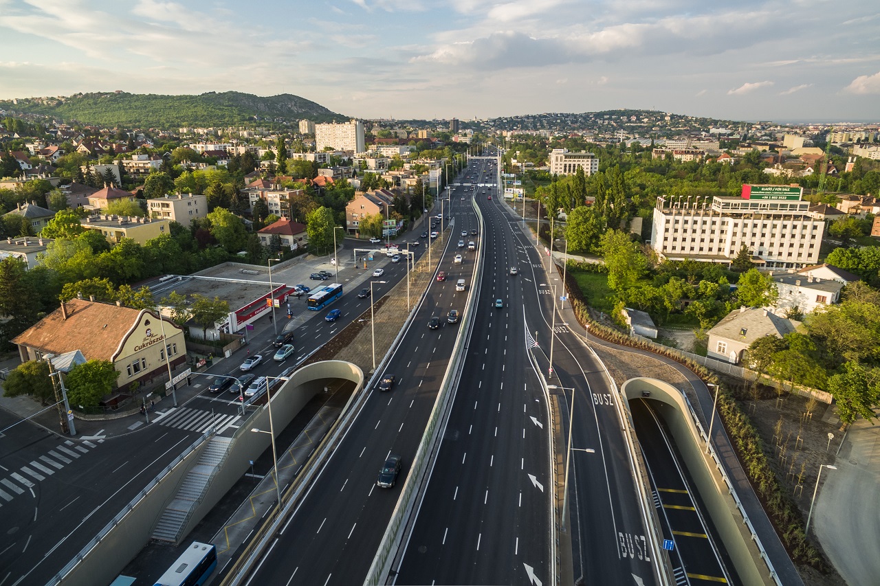 M1 - M7 bevezető szakasz  - Výstavba ciest a mostov