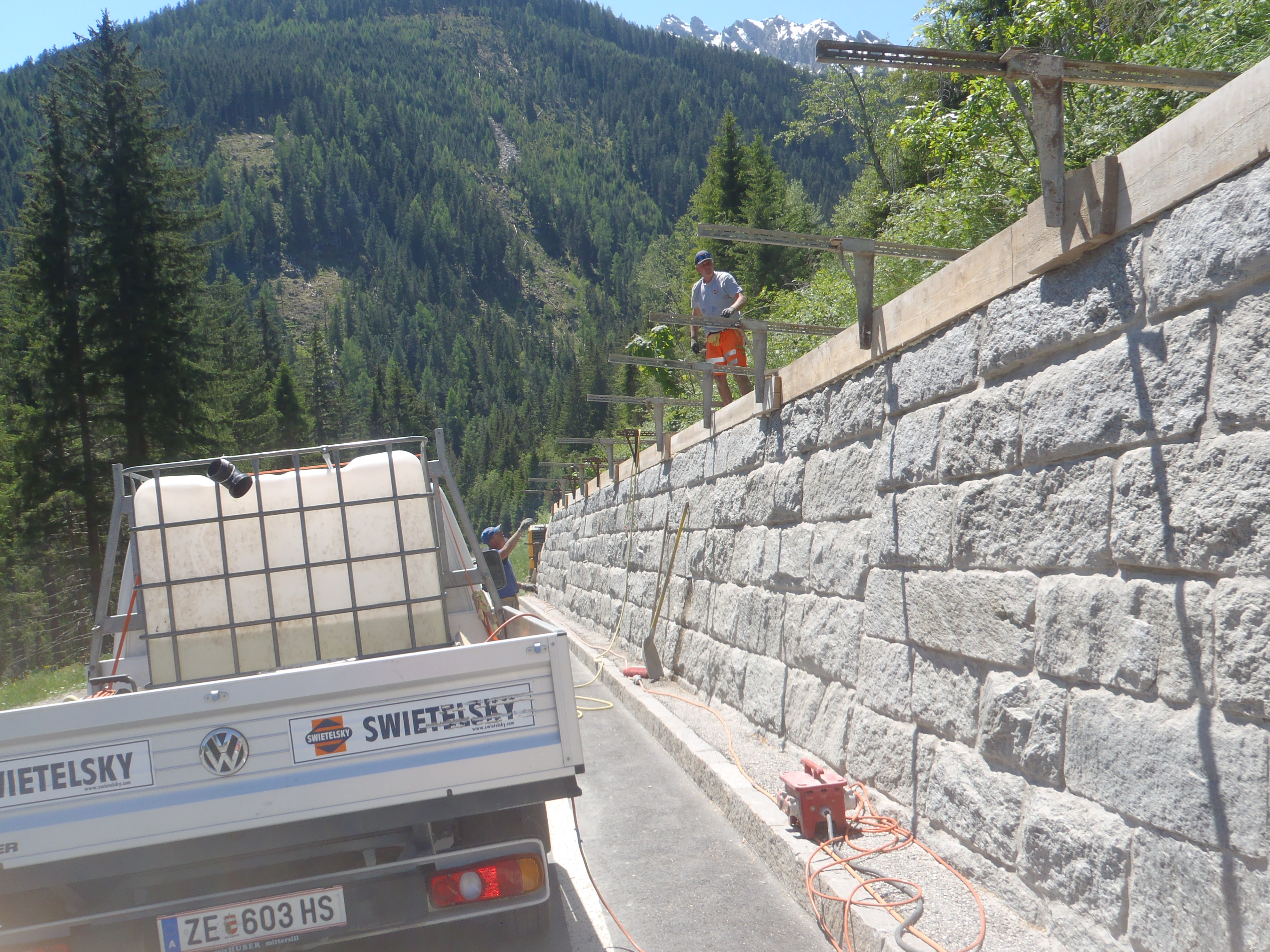 Mauersanierung an der Gerlos Alpenstraße in Krimml - Výstavba ciest a mostov
