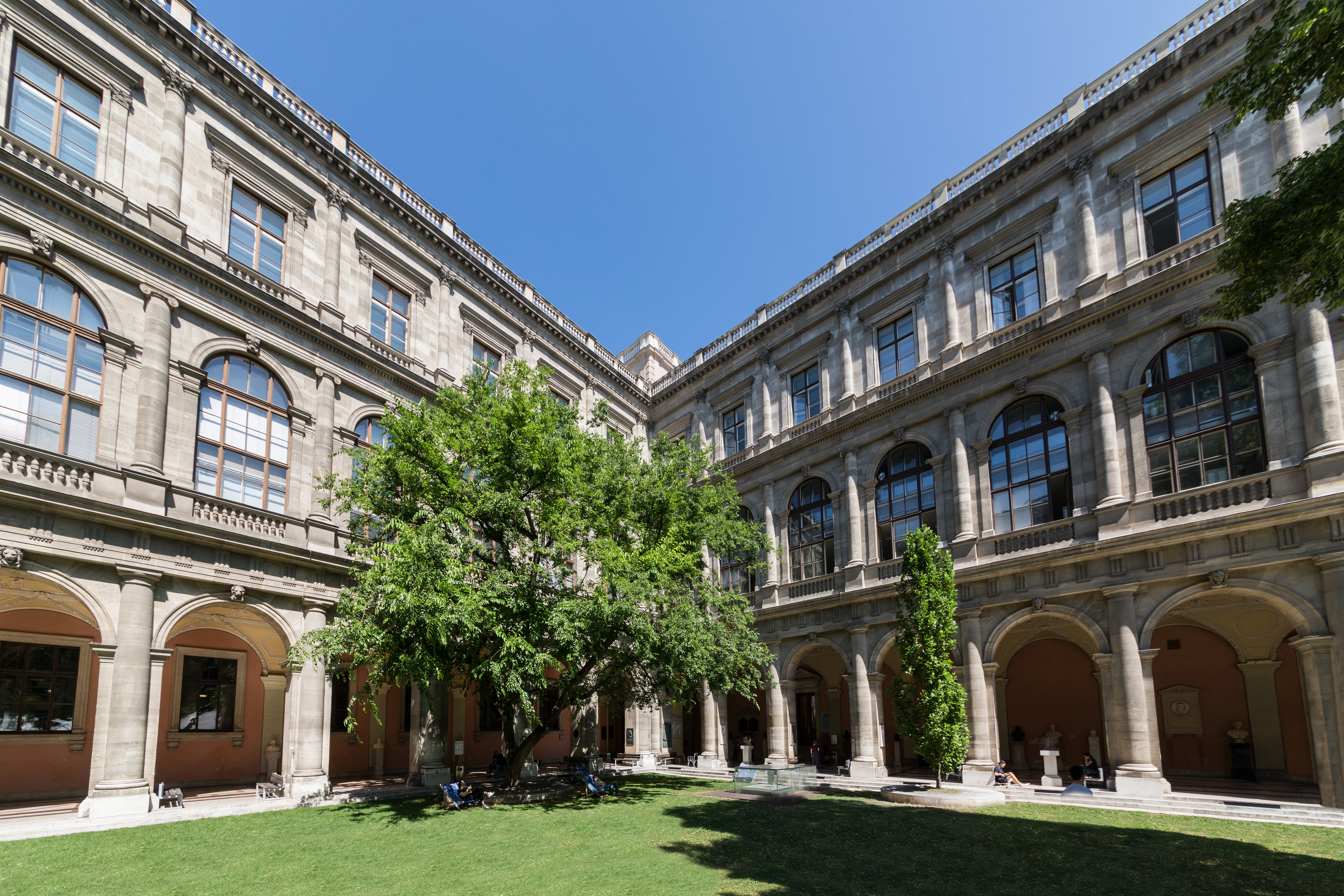 Universität Wien - Pozemné stavby