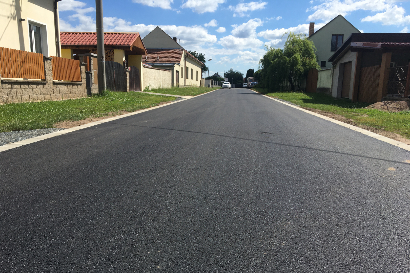 Tři Dvory – rekonstrukce ul. Spojovací          - Výstavba ciest a mostov