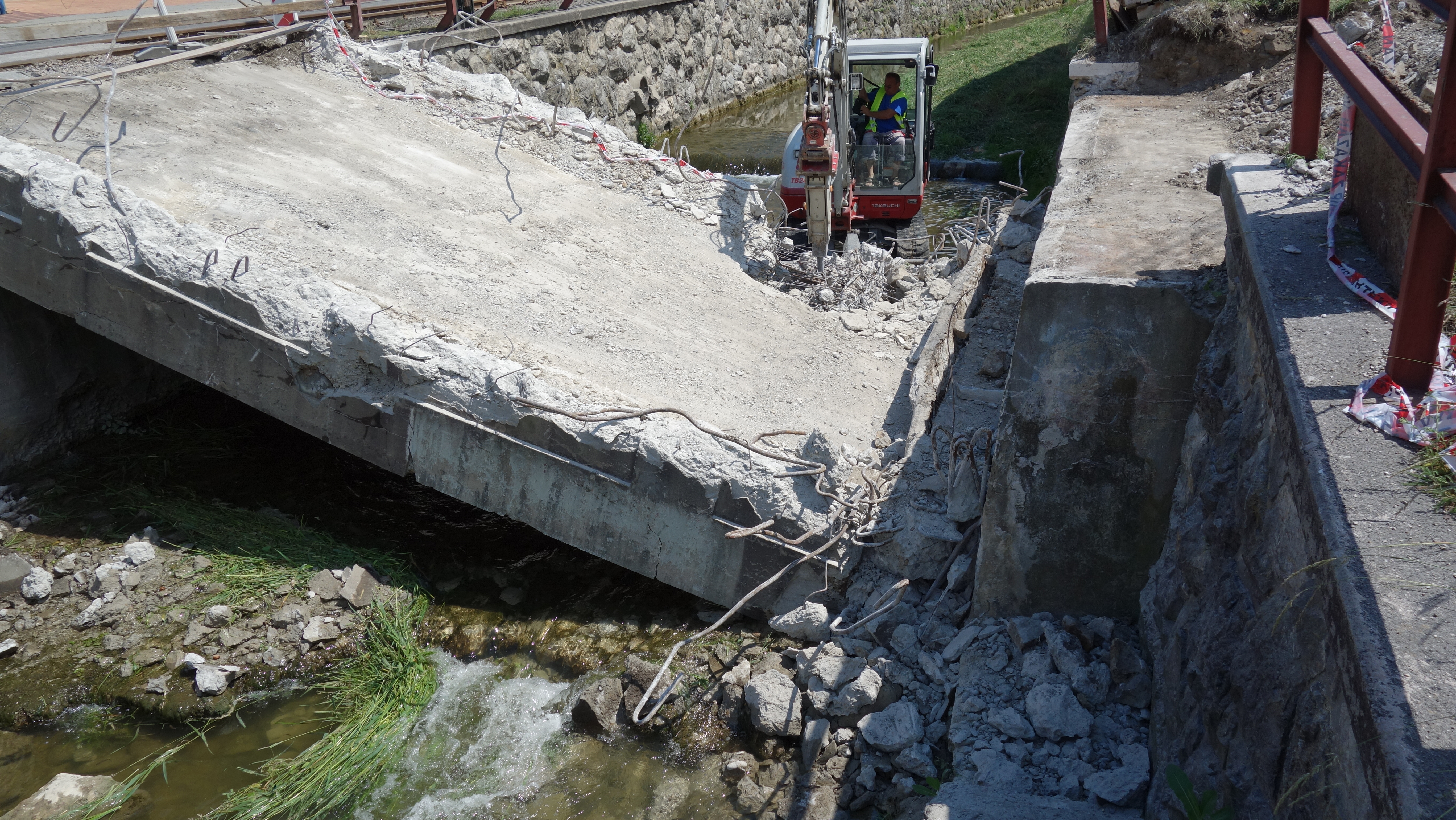 Prestavba mosta cez Tepličku v Trenčianskej Teplej - Výstavba ciest a mostov