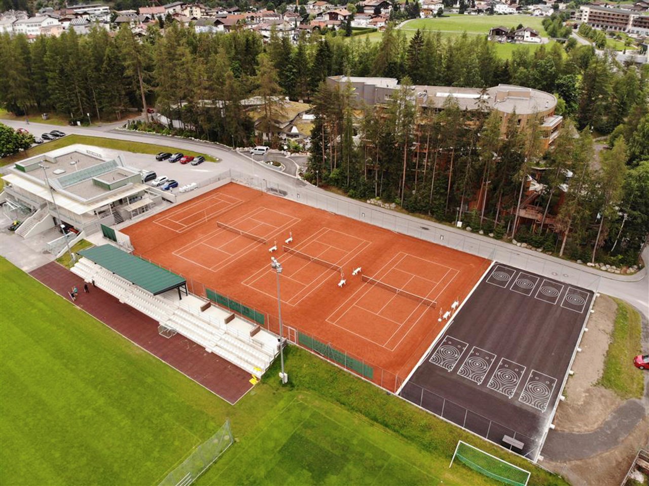 Tennisplatz, Längenfeld - Inžinierske stavby Tennisplatz, Längenfeld - Inžinierske stavby