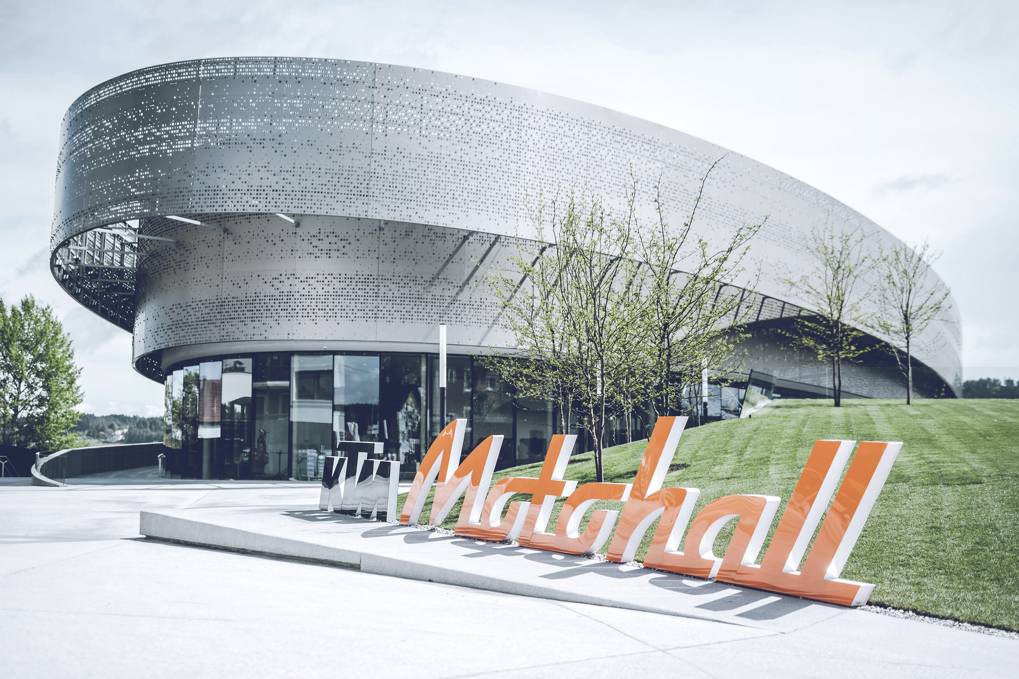 Ausstellungsgebäude, KTM Motohall, Mattighofen - Pozemné stavby