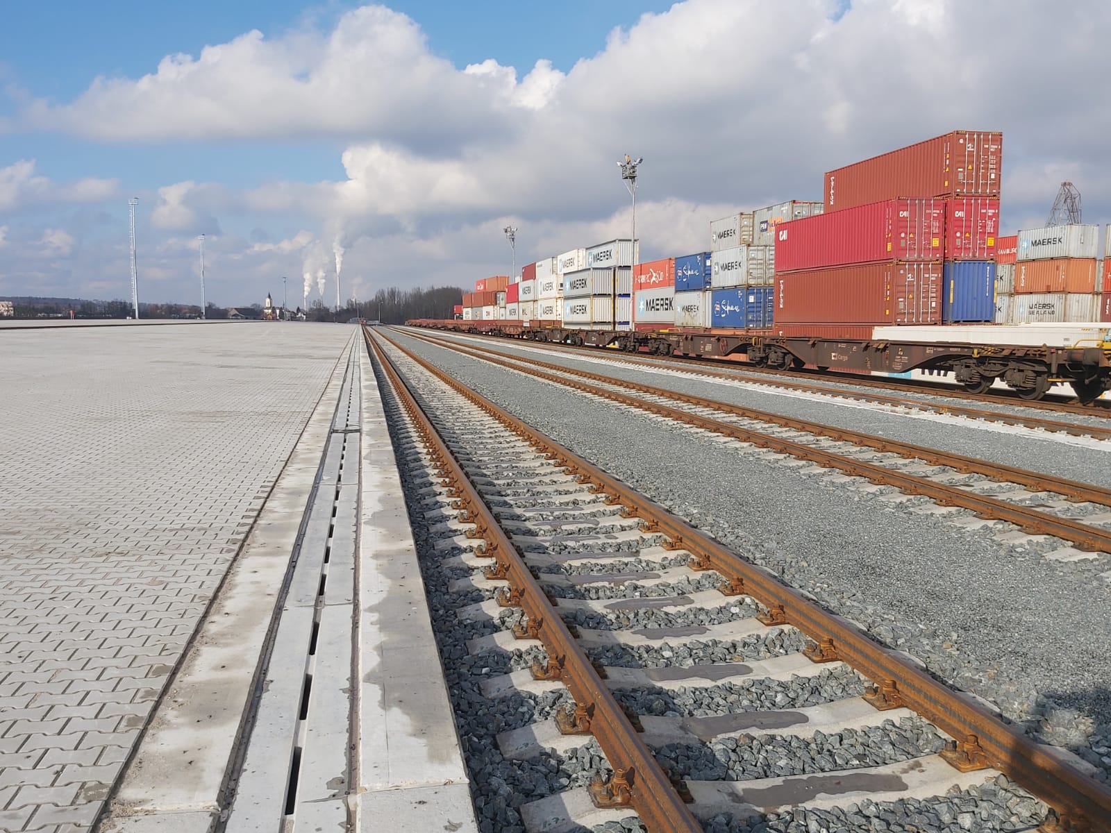  Ekologizace kontejnerového terminálu Mělník  - Výstavba ciest a mostov