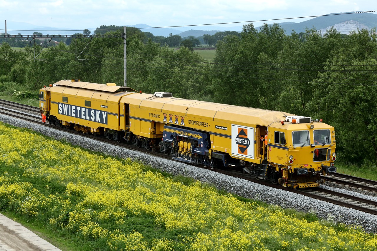 Oprava traťového úseku Zábřeh na Moravě – Olomouc hl. n. - Železničné stavby Oprava traťového úseku Zábřeh na Moravě – Olomouc hl. n. - Železničné stavby