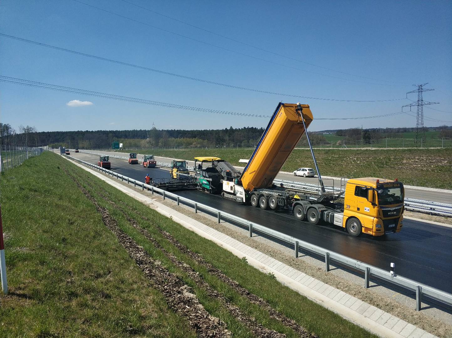 Dálnice D3 – výstavba úseku Bošilec–Ševětín - Výstavba ciest a mostov