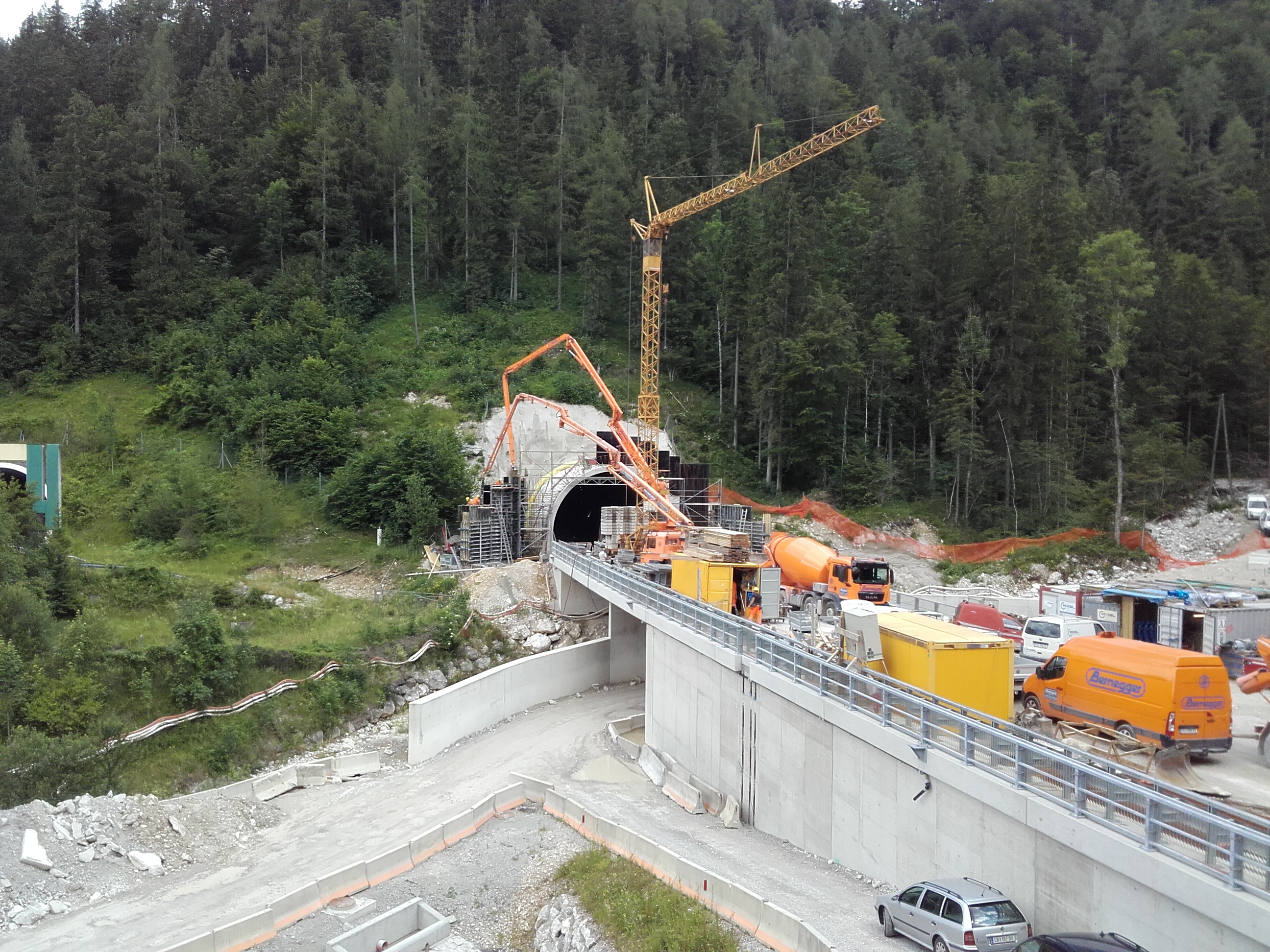 Tunnelkette Klaus - Pozemné stavby