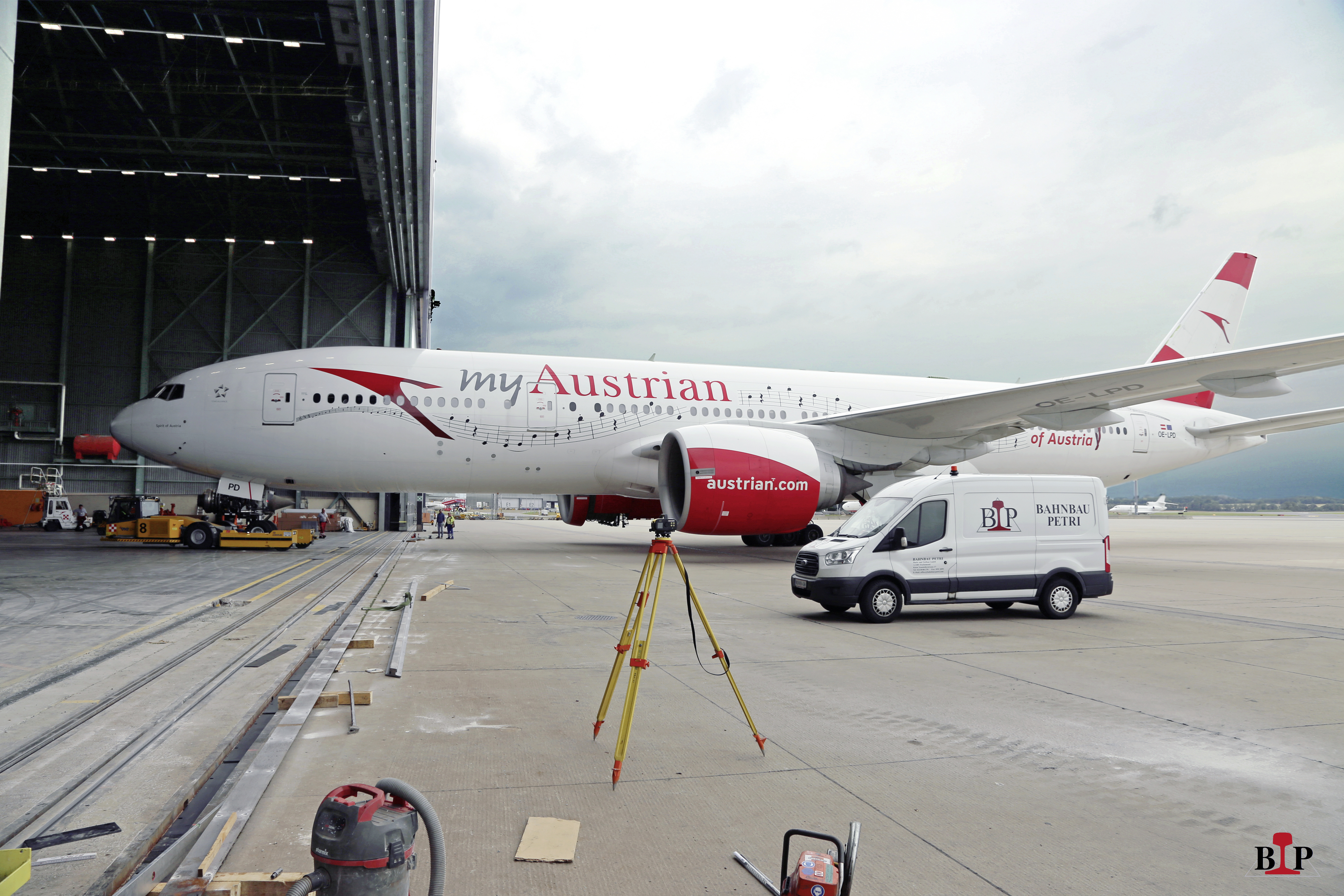 Instandsetzungsarbeiten Führungsschiene, Flughafen Wien - Železničné stavby