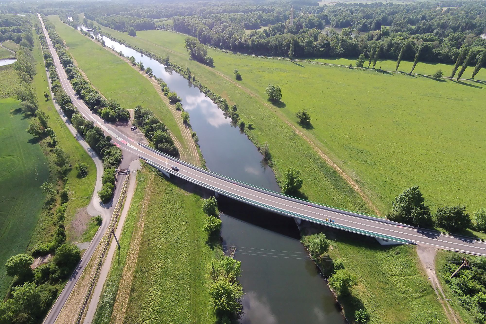 Silnice II/422 – rekonstrukce úseku Podivín–Lednice - Výstavba ciest a mostov