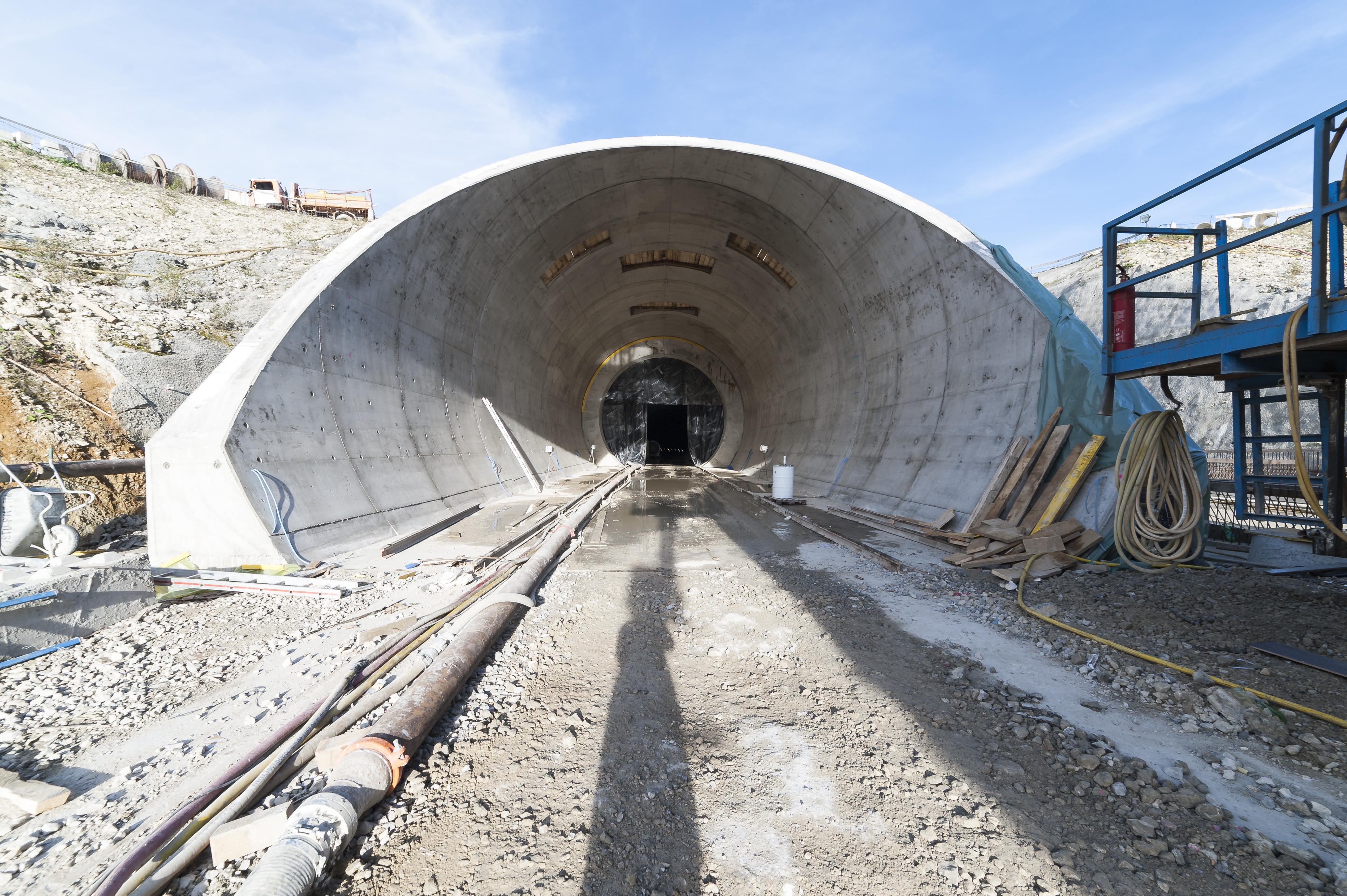 Tunnel Albaufstieg - Výstavba tunelov