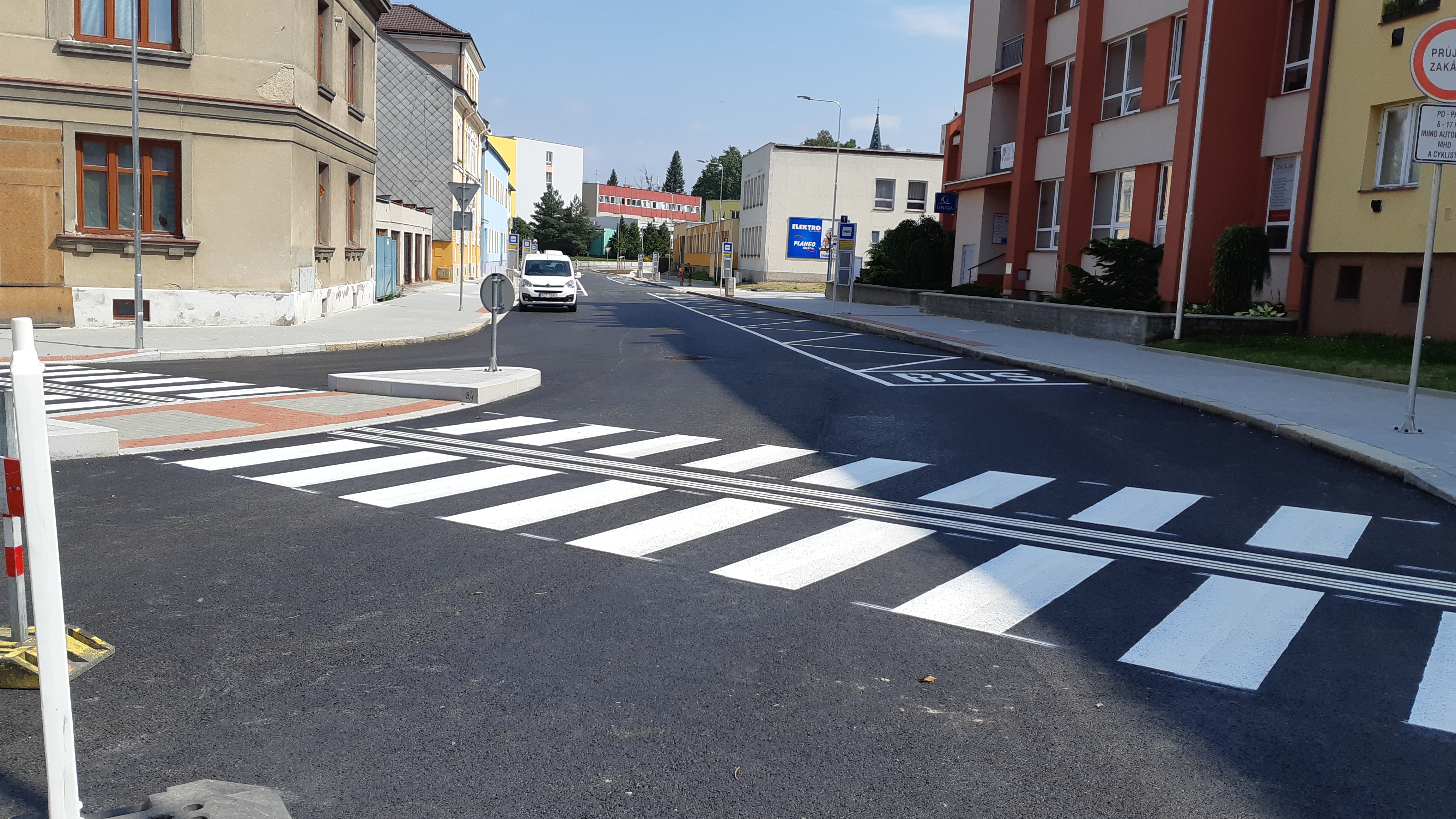 Jindřichův Hradec – rekonstrukce ul. Pravdova, terminál MHD - Výstavba ciest a mostov