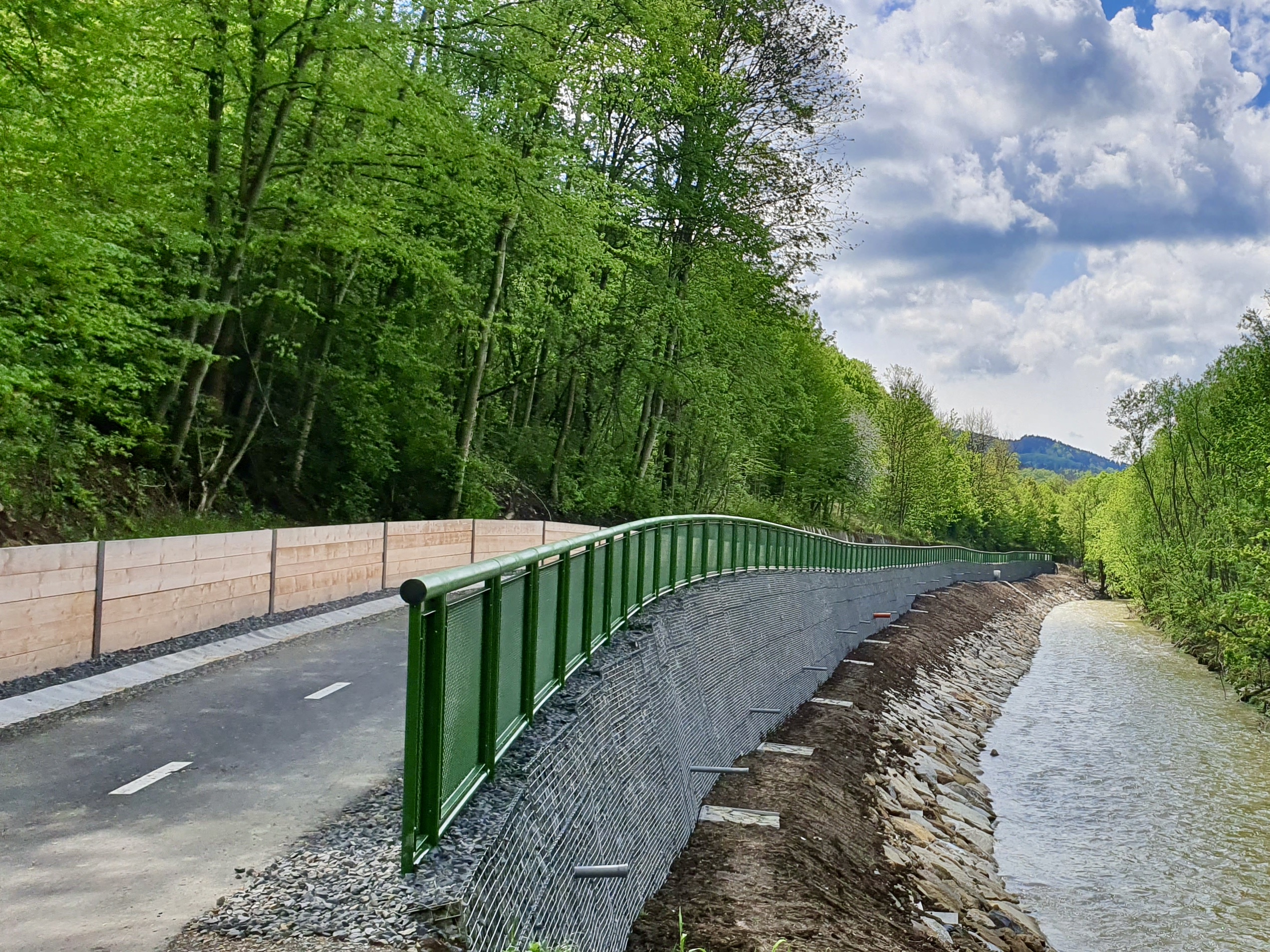 Cyklostezky Hornolidečska - Výstavba ciest a mostov
