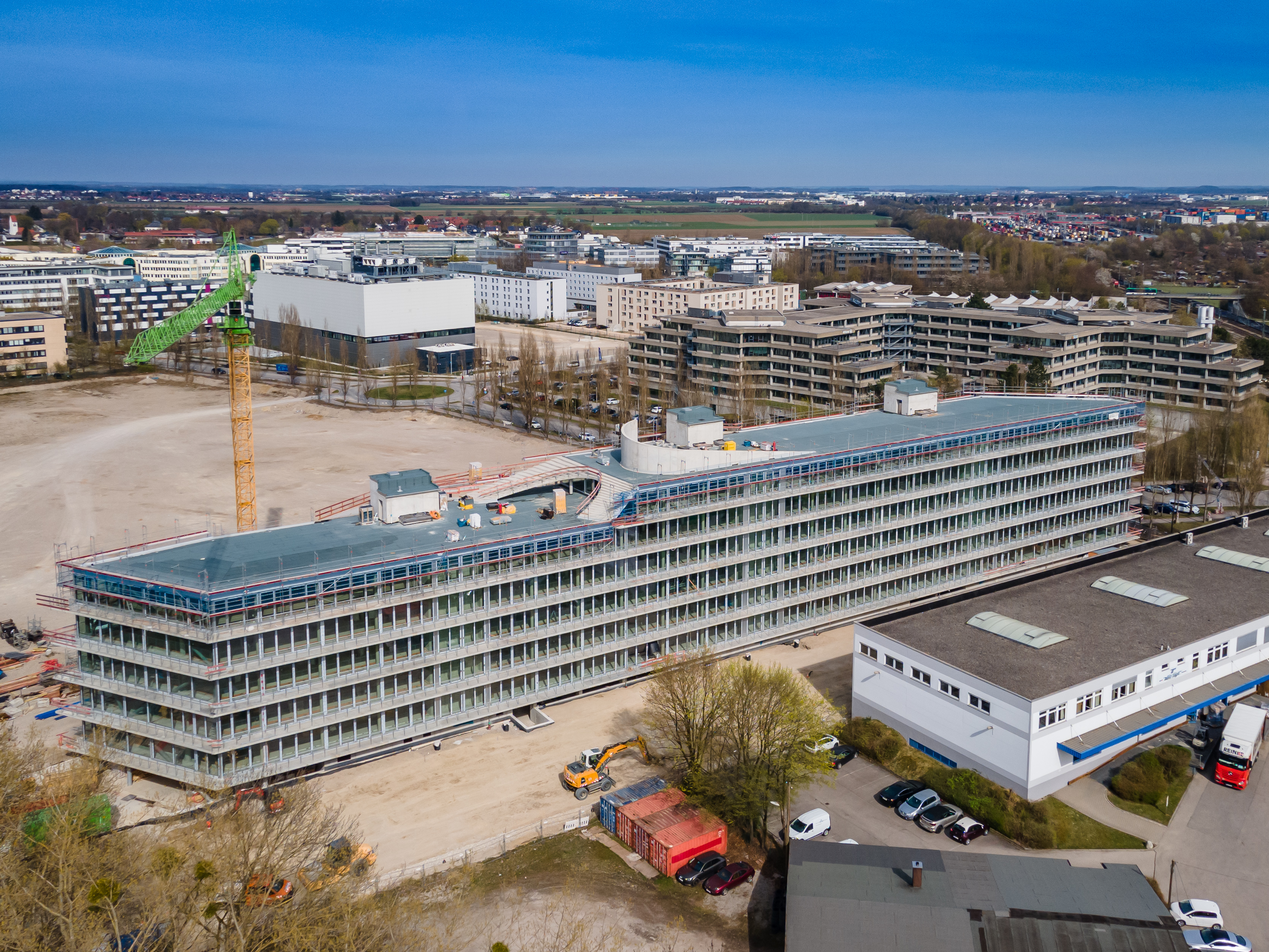 Hammerschmidt - Bürogebäude mit Dachterrasse und offenem Parkdeck - Pozemné stavby