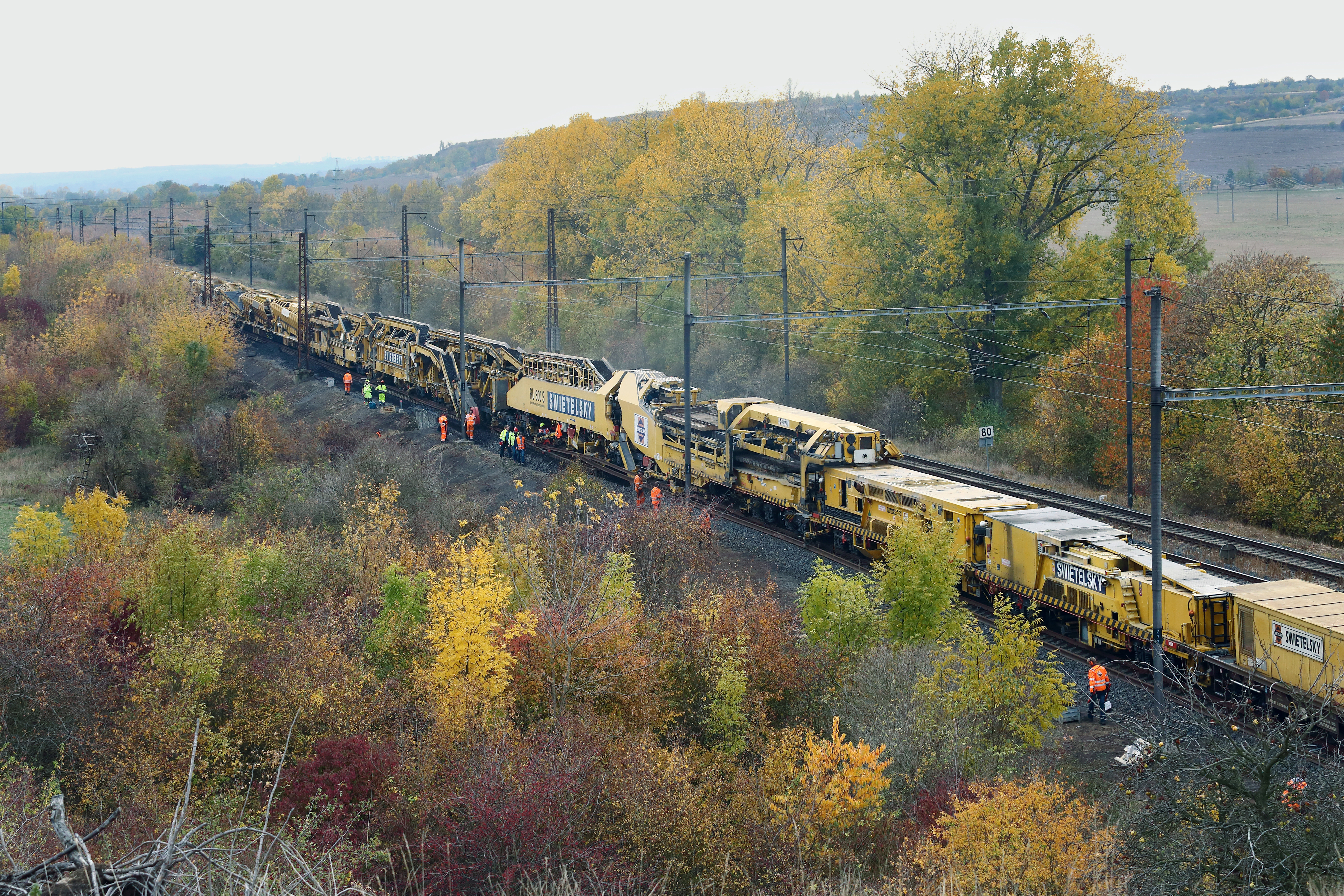 Stavební práce na železniční trati (RU 800S), Obrnice - Čížkovice - Železničné stavby