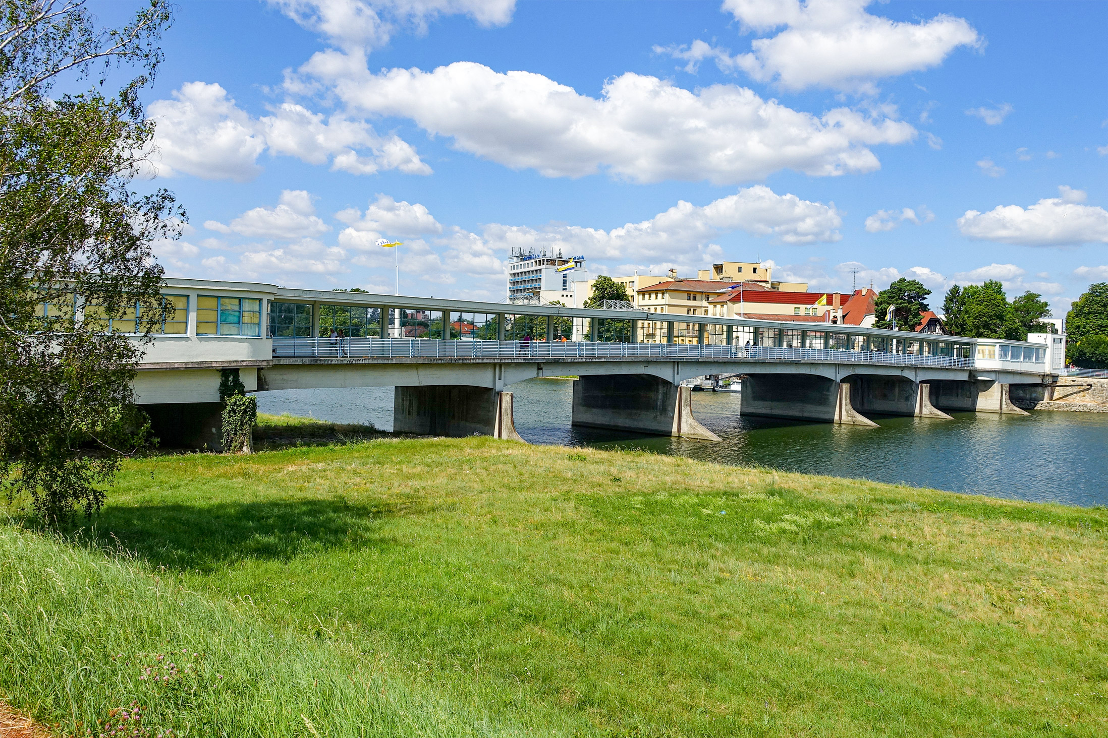 Výstavba mostov Kolonádový most, Piestany - Výstavba ciest a mostov