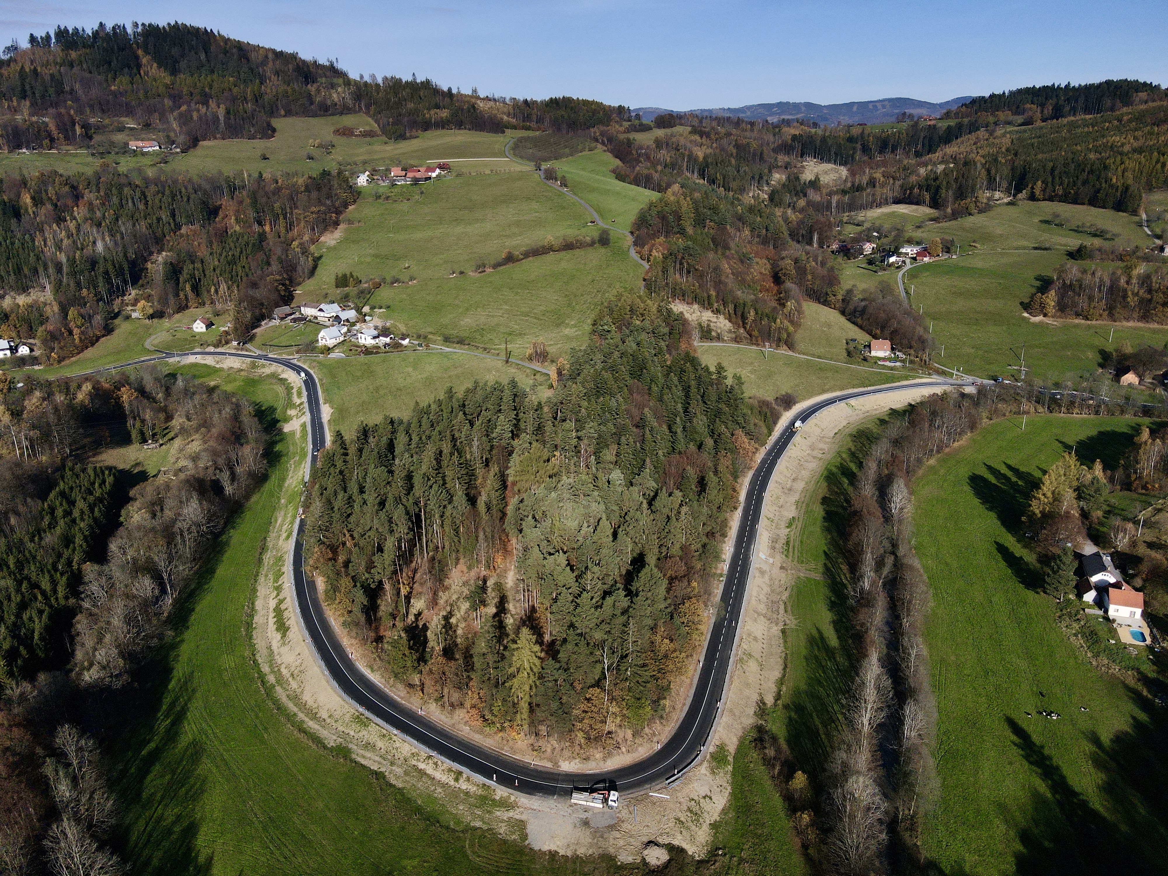 III/05726 – rekonstrukce úseku Velká Lhota – Valašská Bystřice - Výstavba ciest a mostov