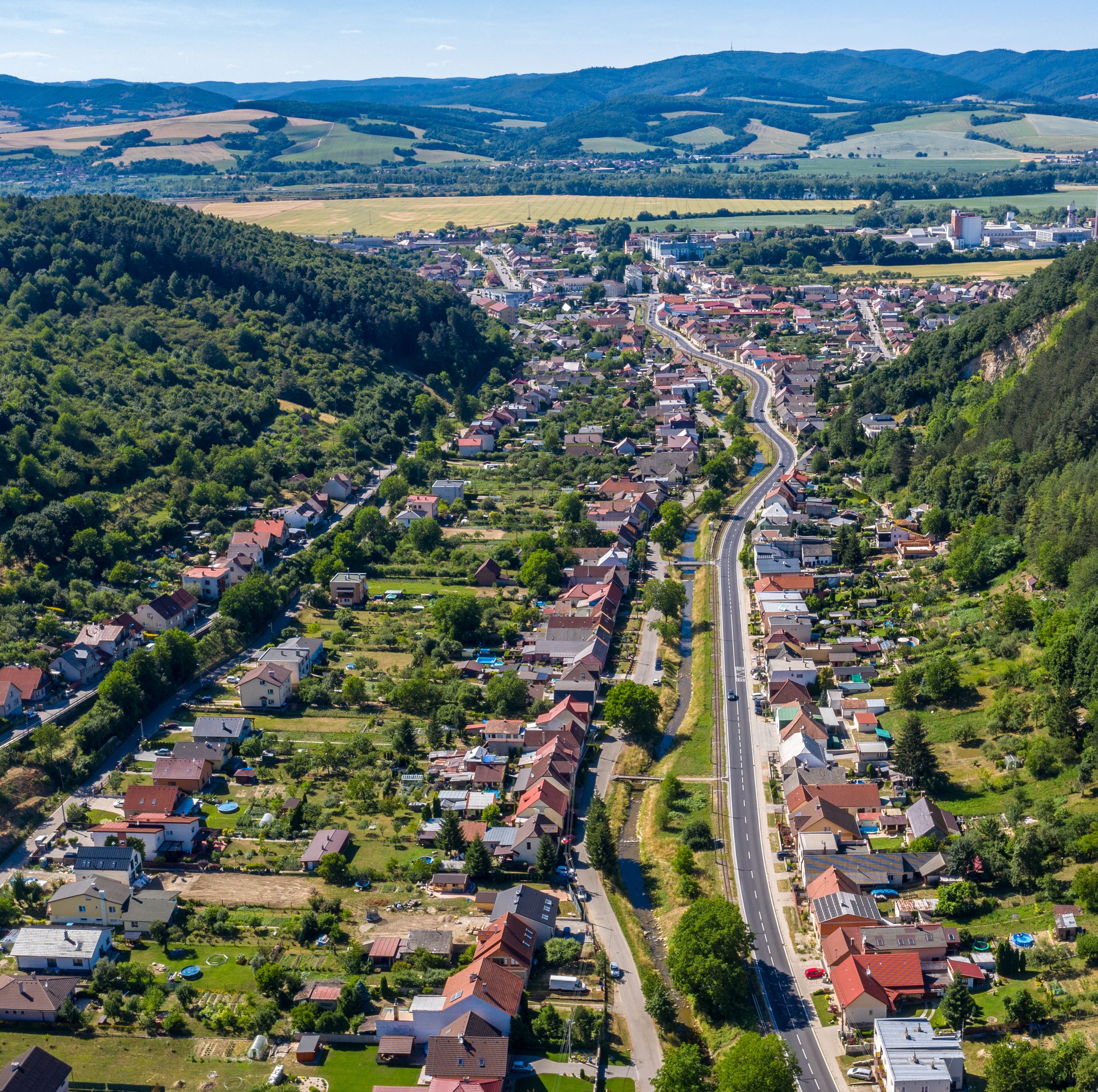 Oprava cesty II/516 - Výstavba ciest a mostov