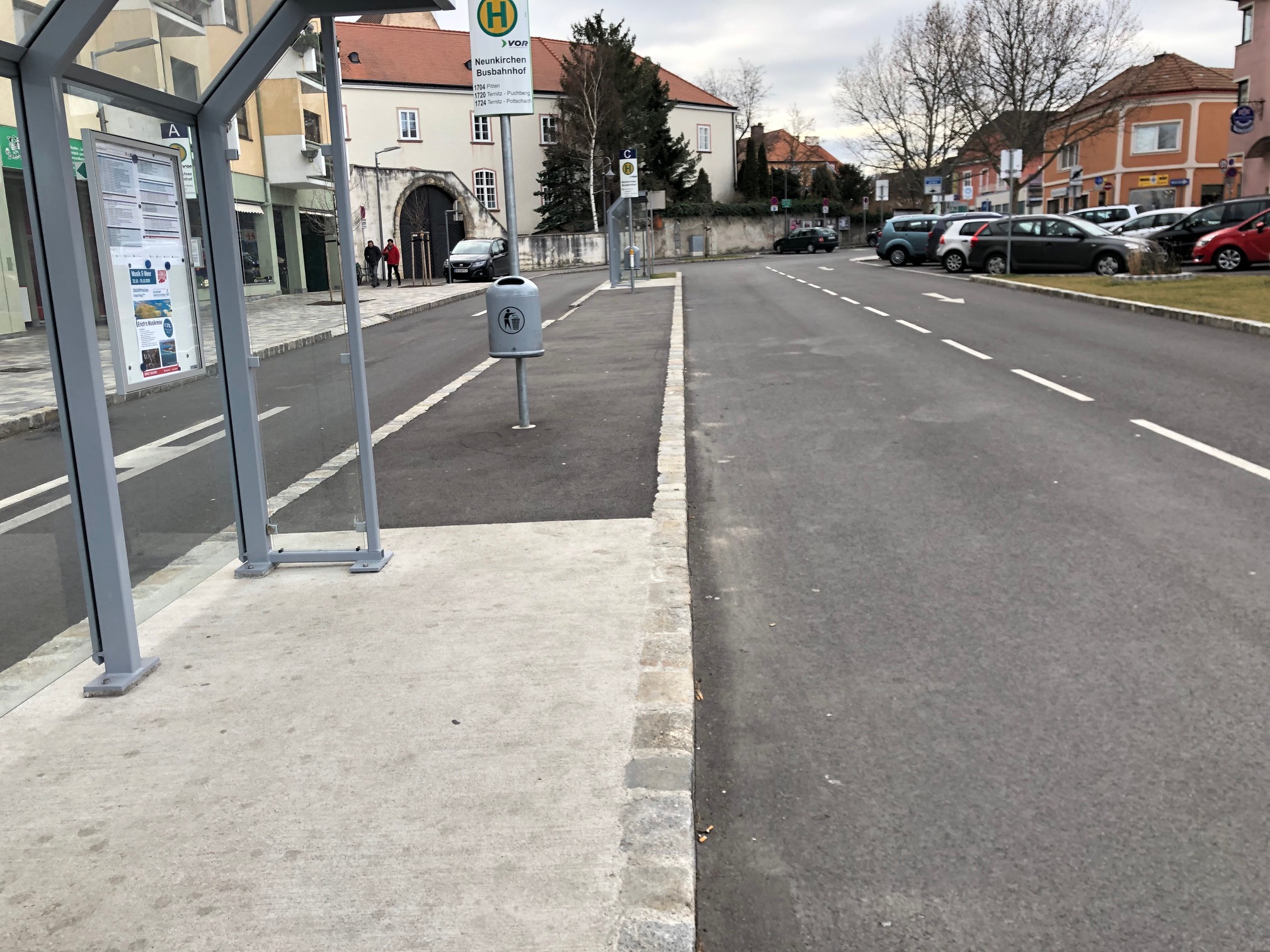 Minoritenplatz Neunkirchen, Außenanlage - Inžinierske stavby