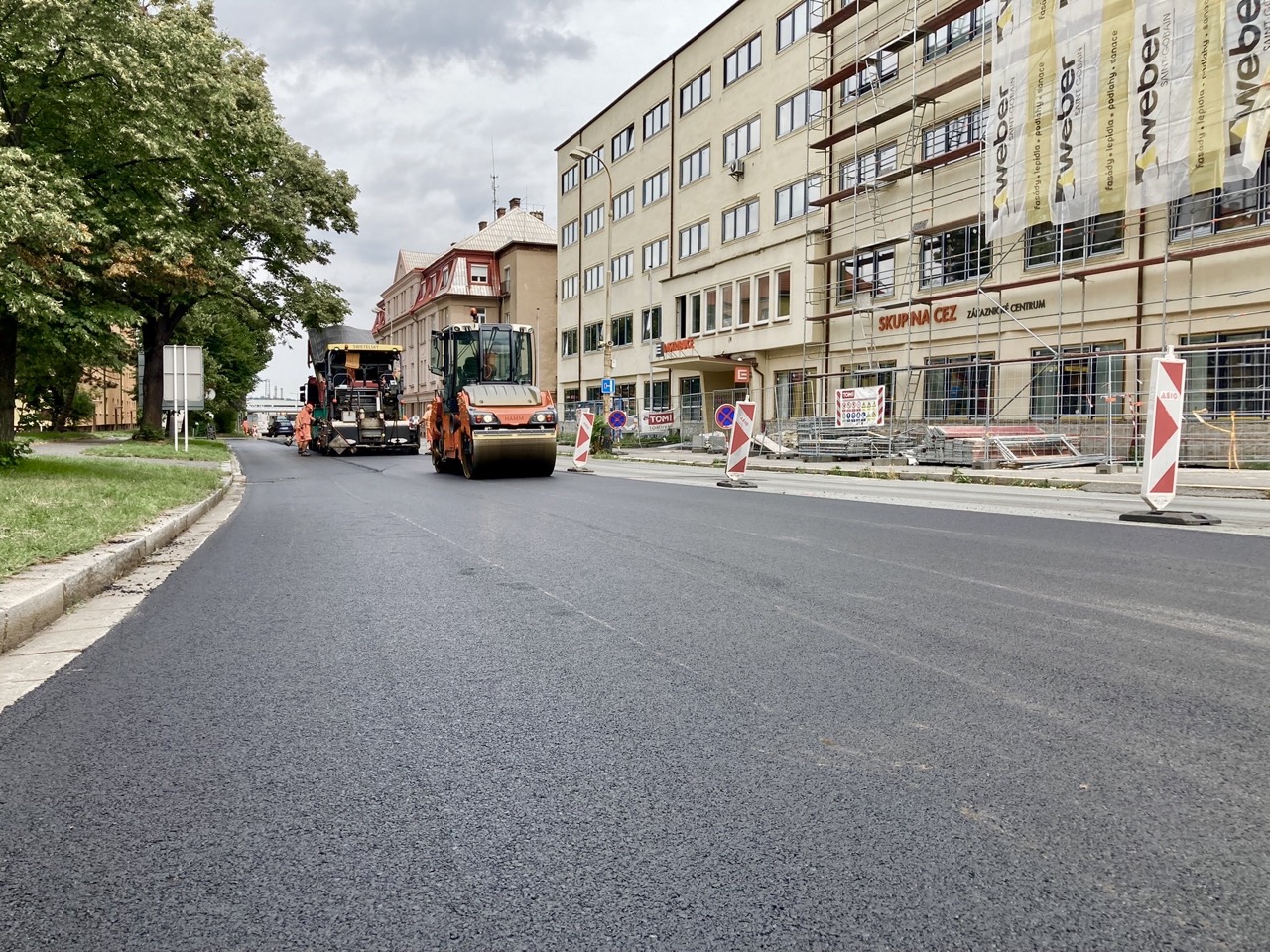 Kolín – obnova povrchu místních komunikací - Výstavba ciest a mostov