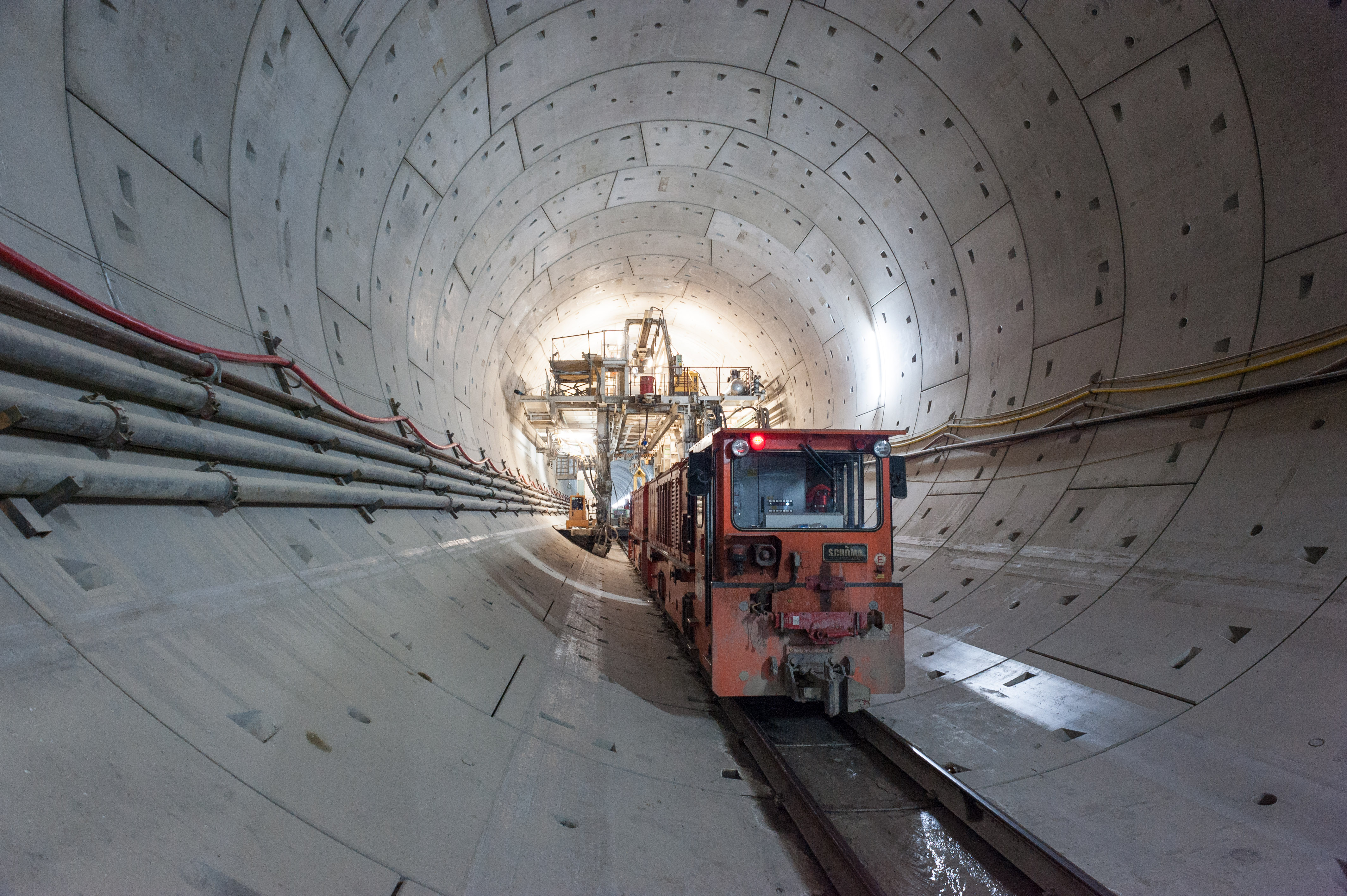 Tunnel Albaufstieg - Výstavba tunelov