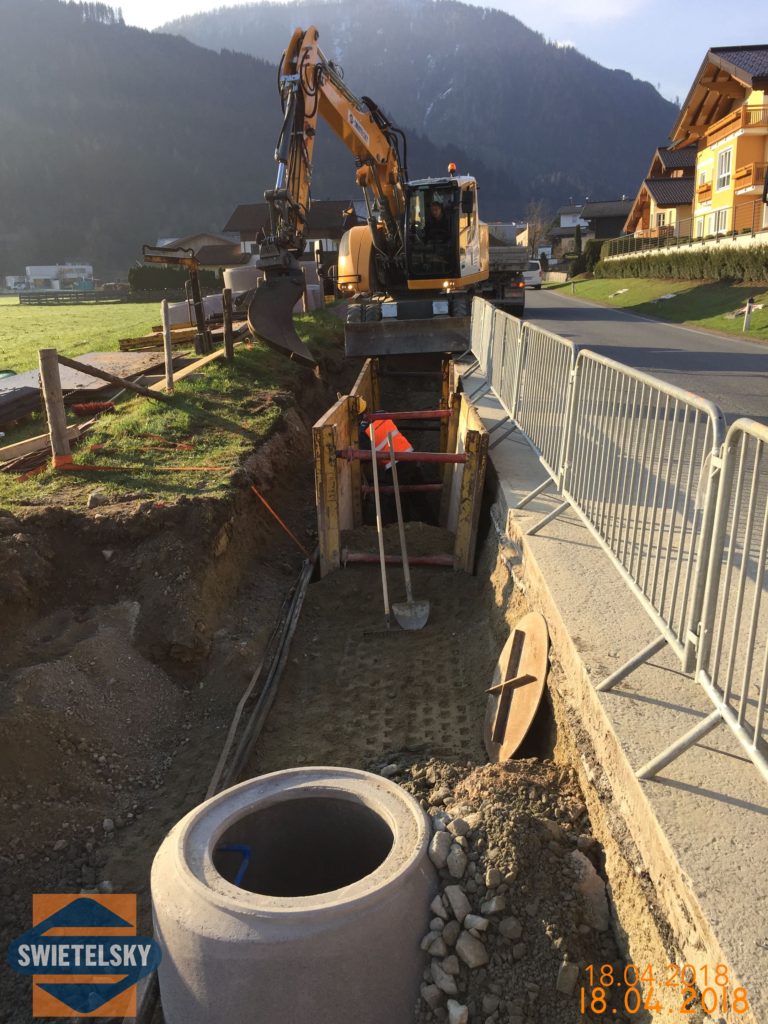 RW-Kanal und Gehsteigerrichtung Flachau - Inžinierske stavby