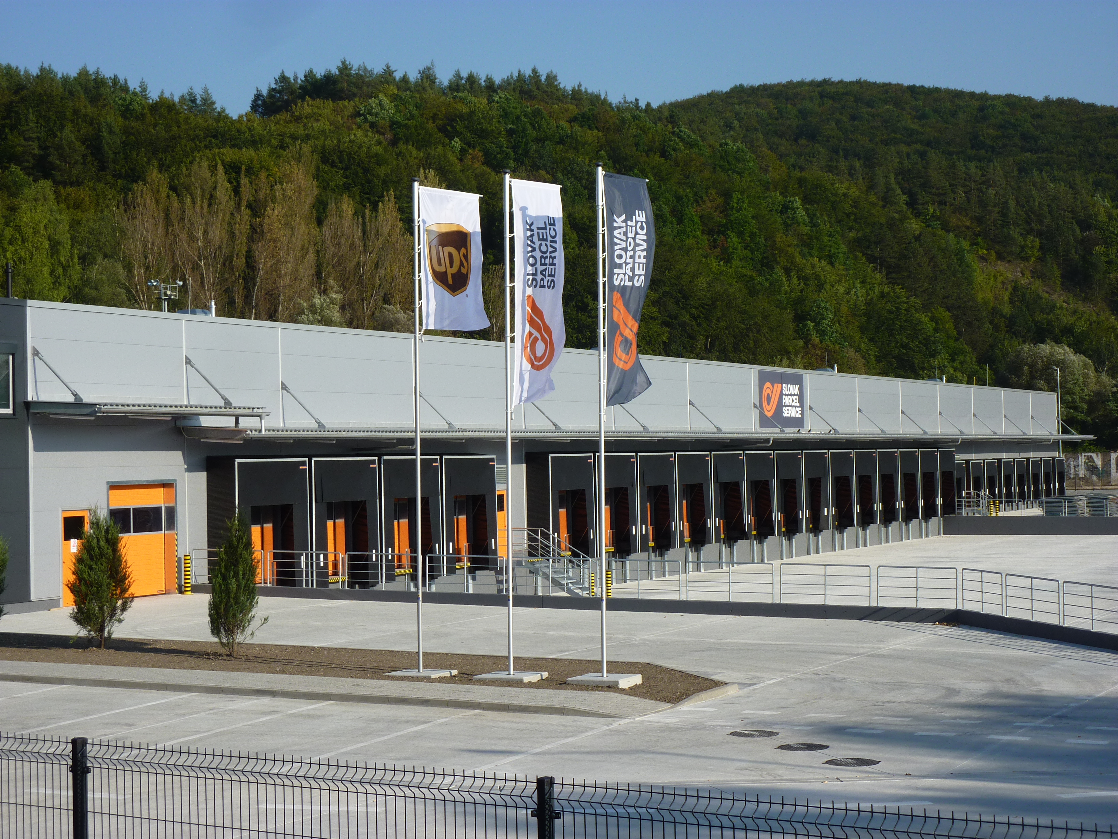 Distribučné centrum SPS Banská Bystrica / logistické areály, sklady - Pozemné stavby