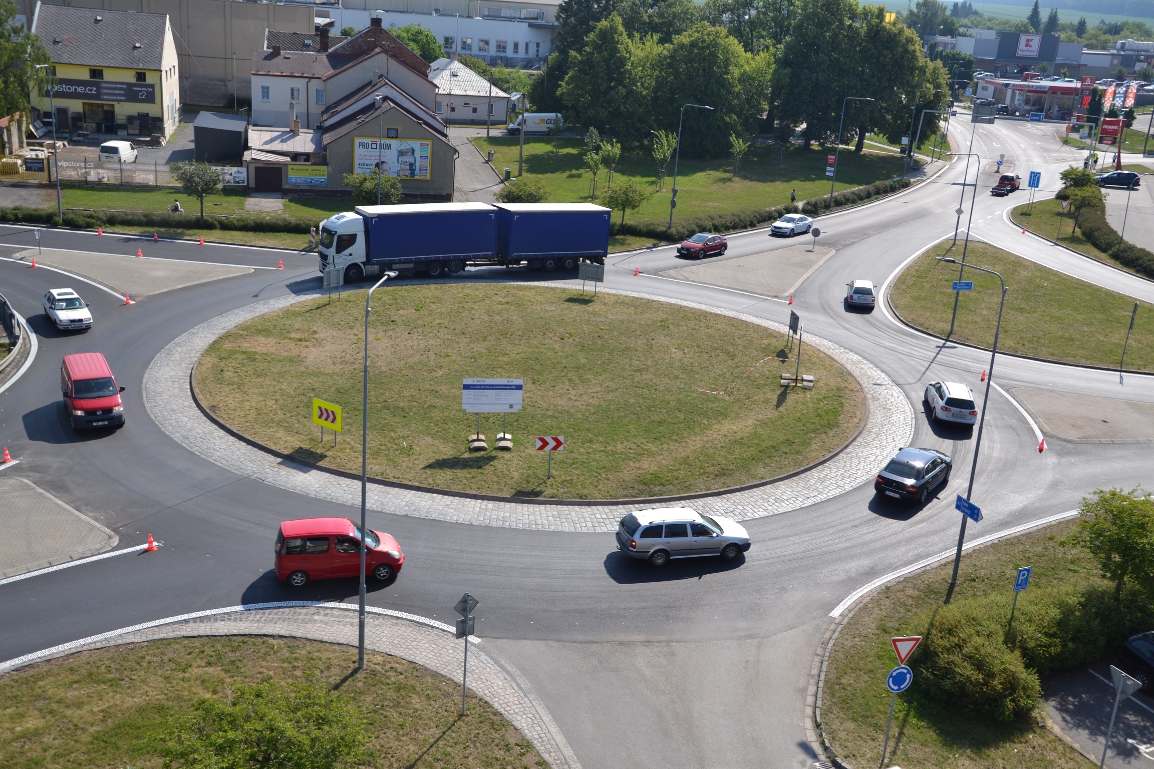 Svitavy – rekonstrukce okružní křižovatky - Výstavba ciest a mostov