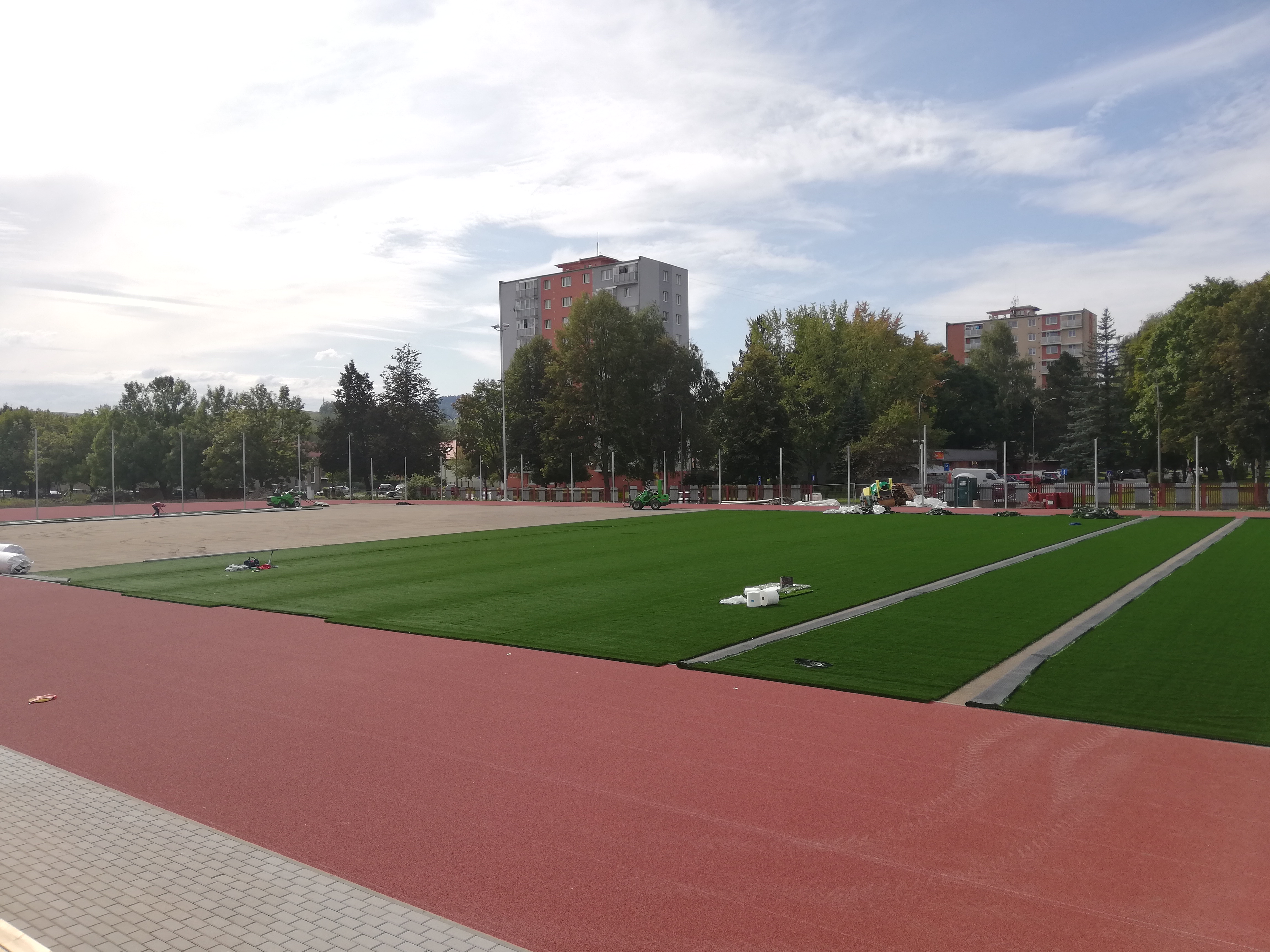 Športový areál s atletickou dráhou ul. Pionierska - Pozemné stavby