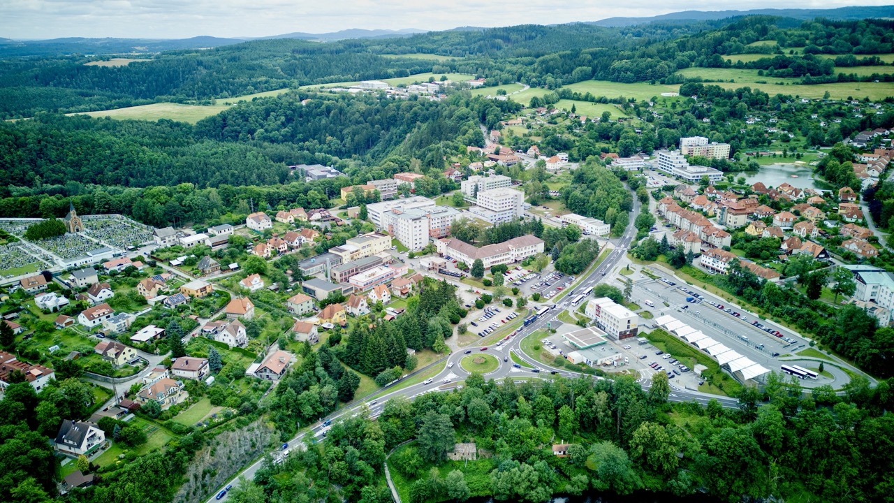 Český Krumlov – výstavba okružní křižovatky pod autobusovým nádražím - Výstavba ciest a mostov