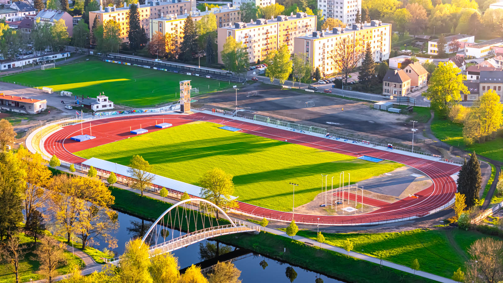 Rekonstrukce Atletického stadionu v Semilech - Špeciálne kompetencie